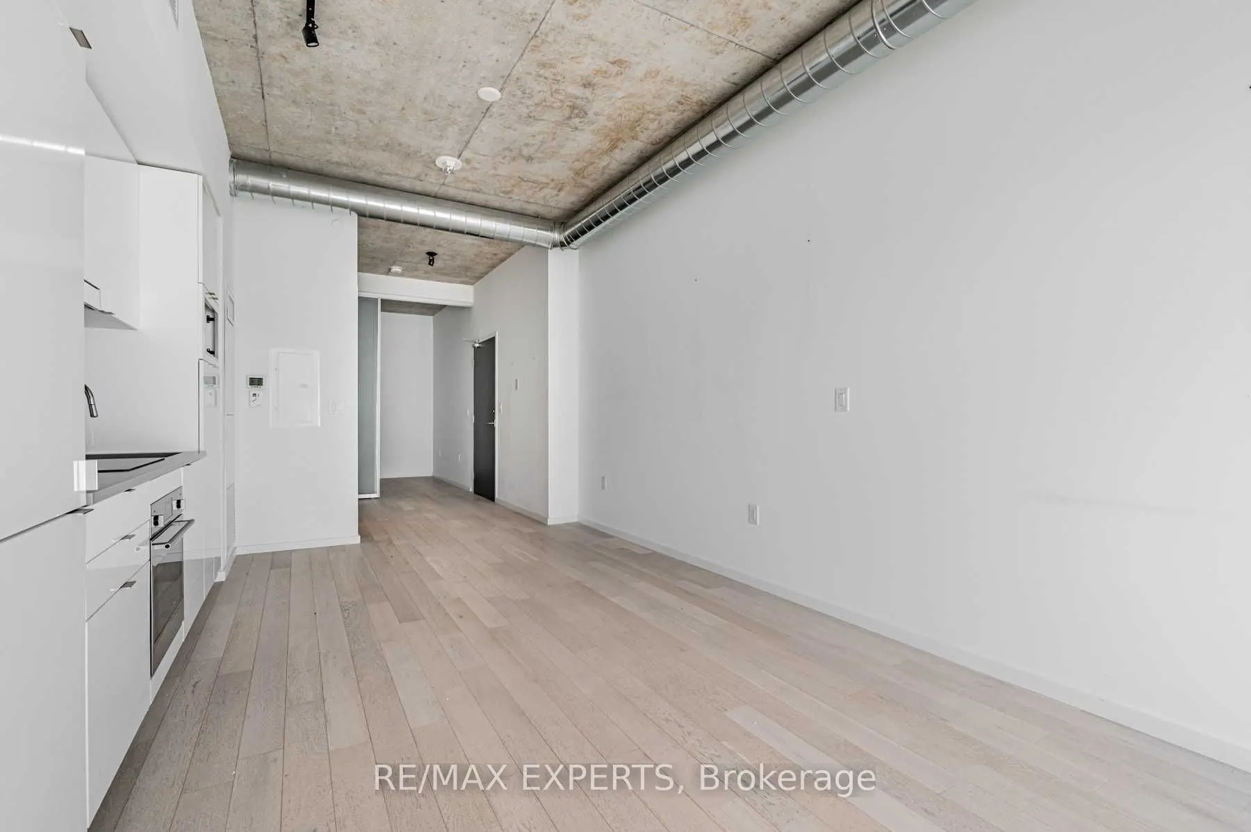 21 Lawren Harris Square, #602