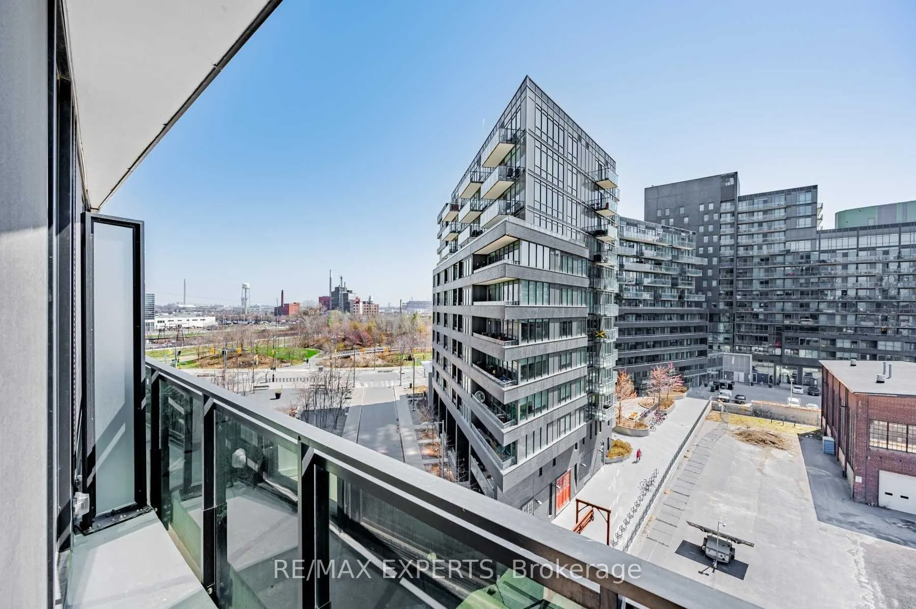 21 Lawren Harris Square, #602