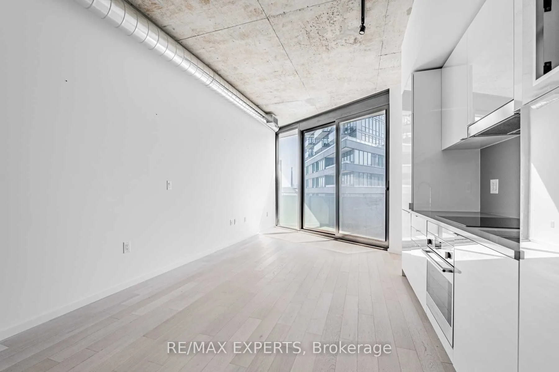 21 Lawren Harris Square, #602