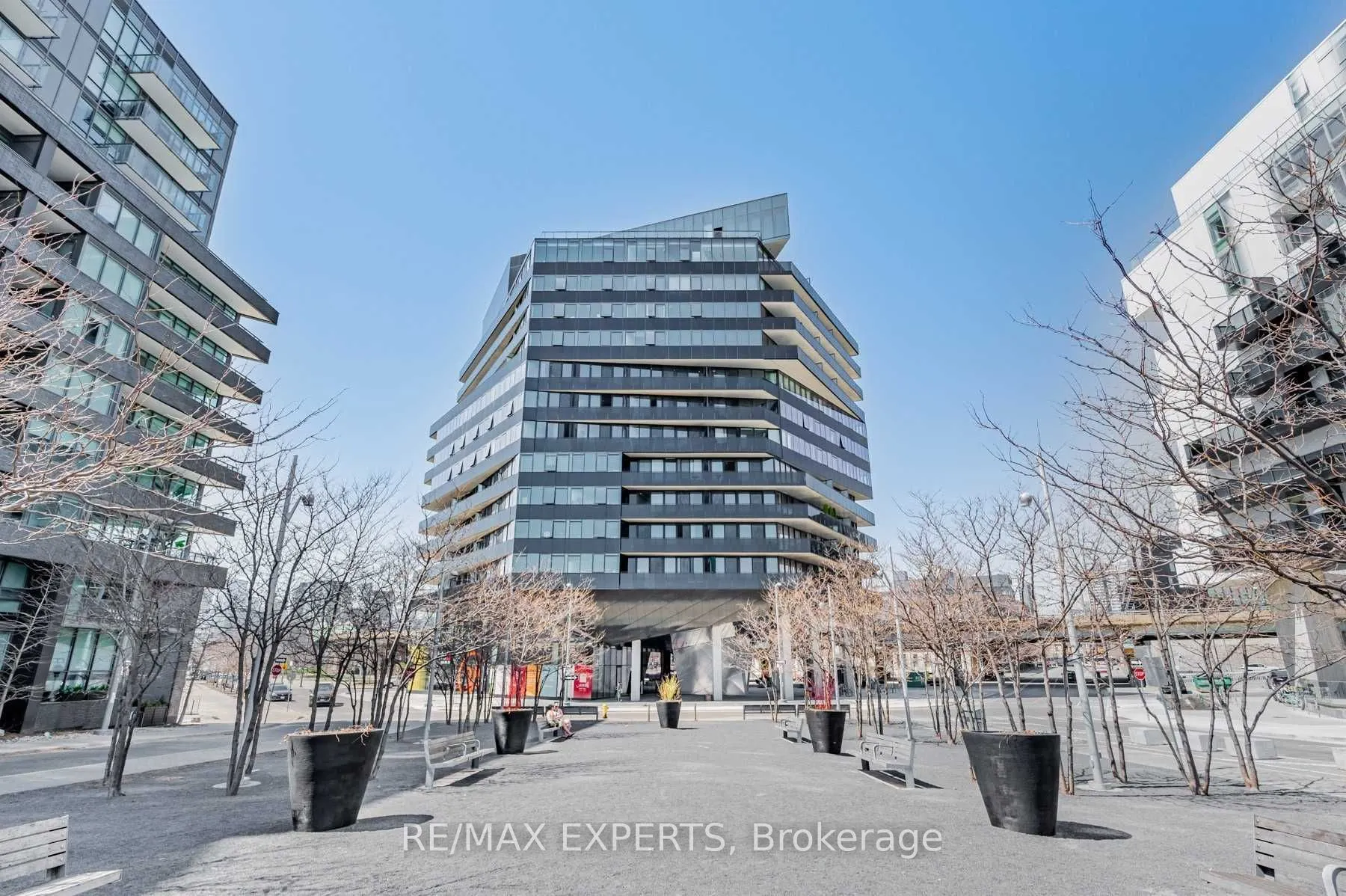 21 Lawren Harris Square, #602