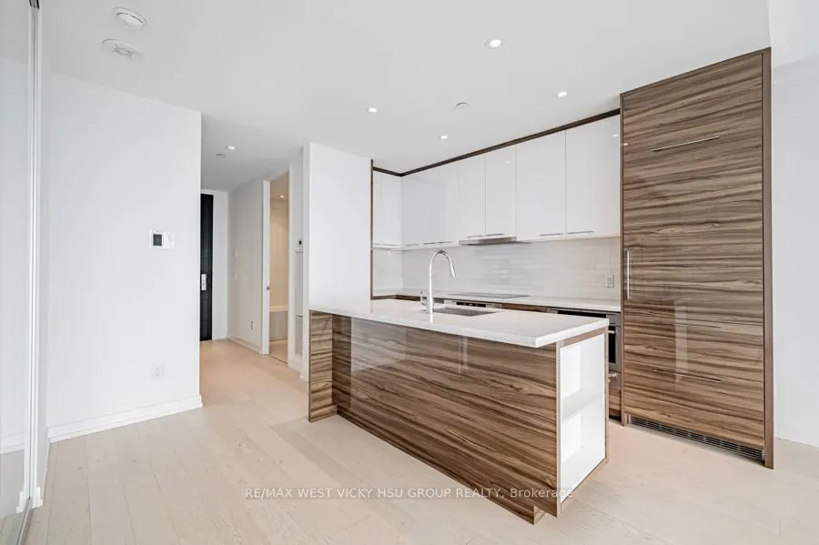 488 University Avenue, #5302