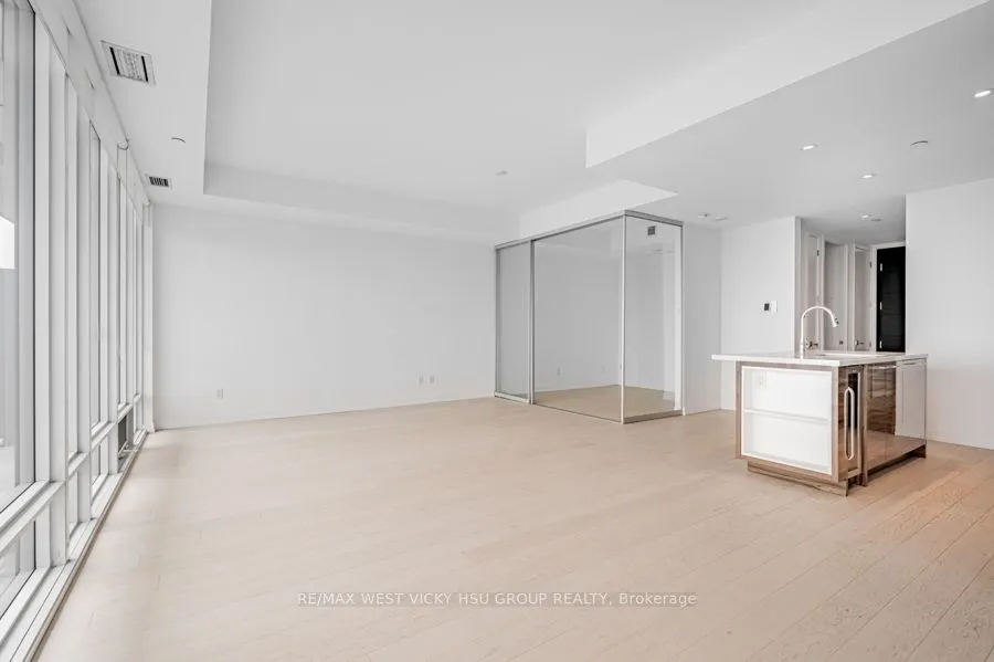 488 University Avenue, #5302