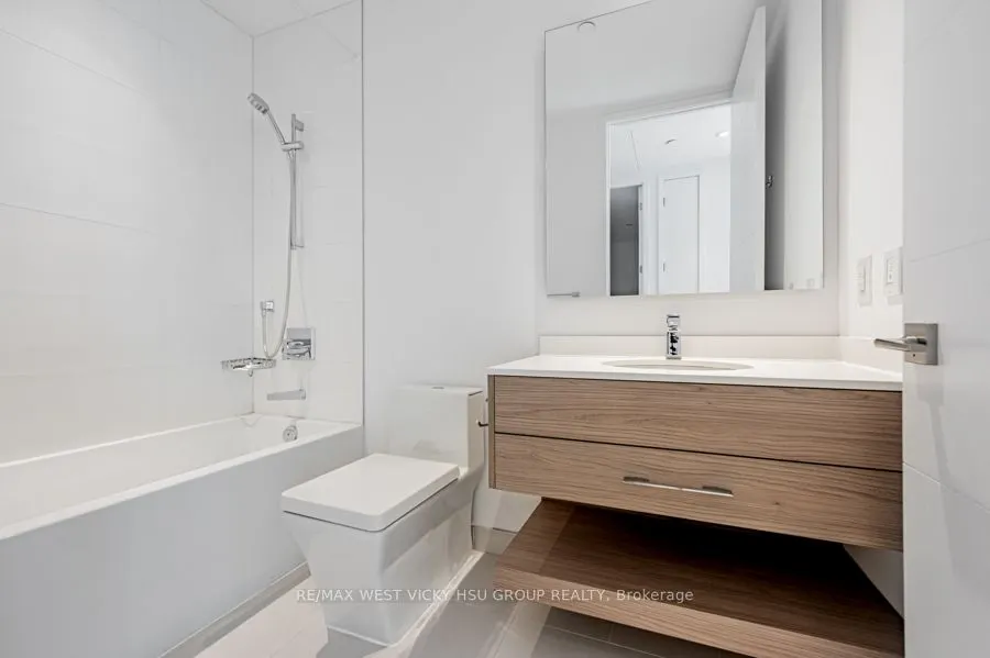 488 University Avenue, #5302