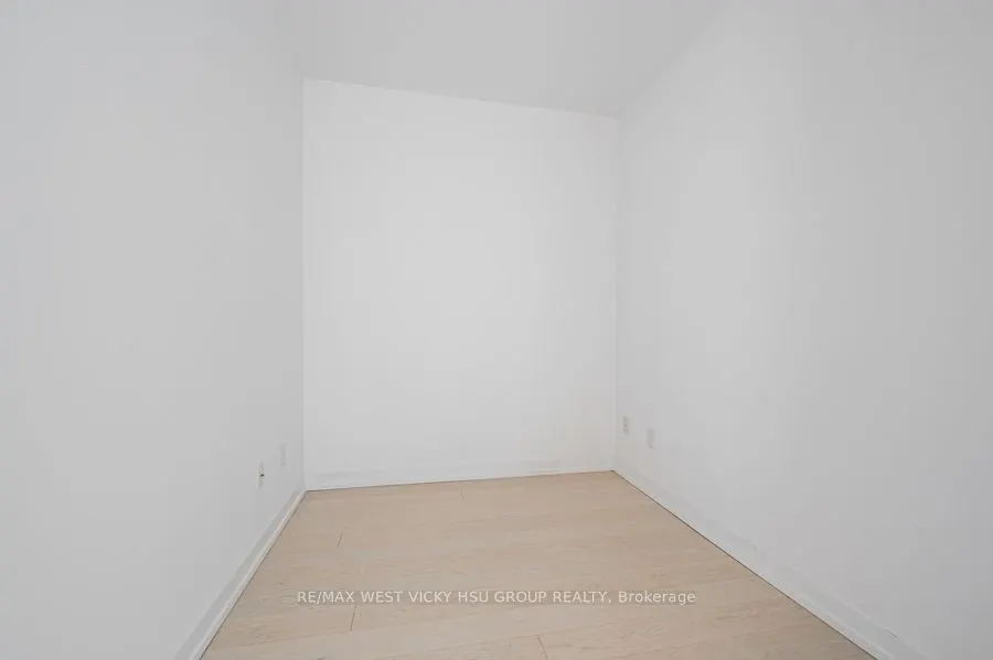 488 University Avenue, #5302
