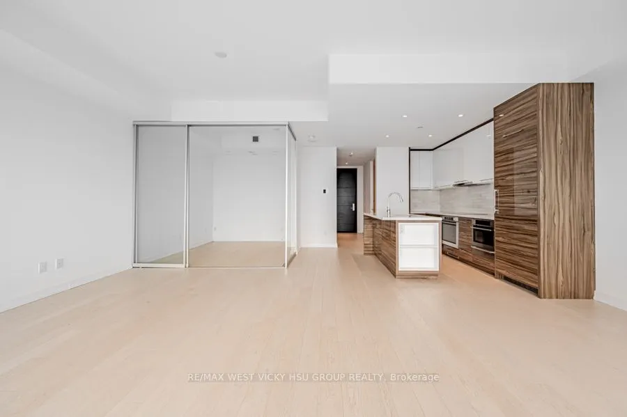 488 University Avenue, #5302