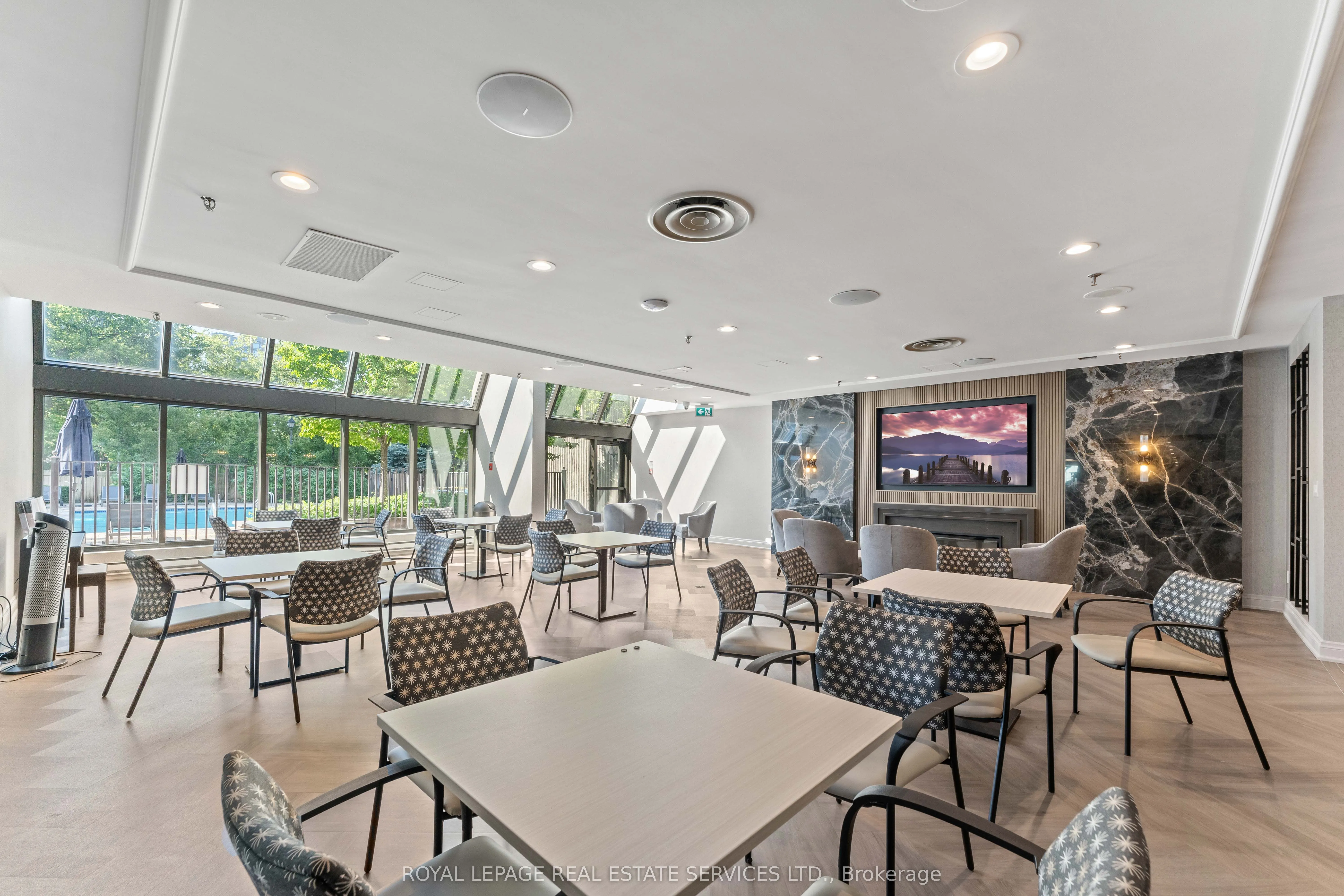 5444 Yonge Street, #1711