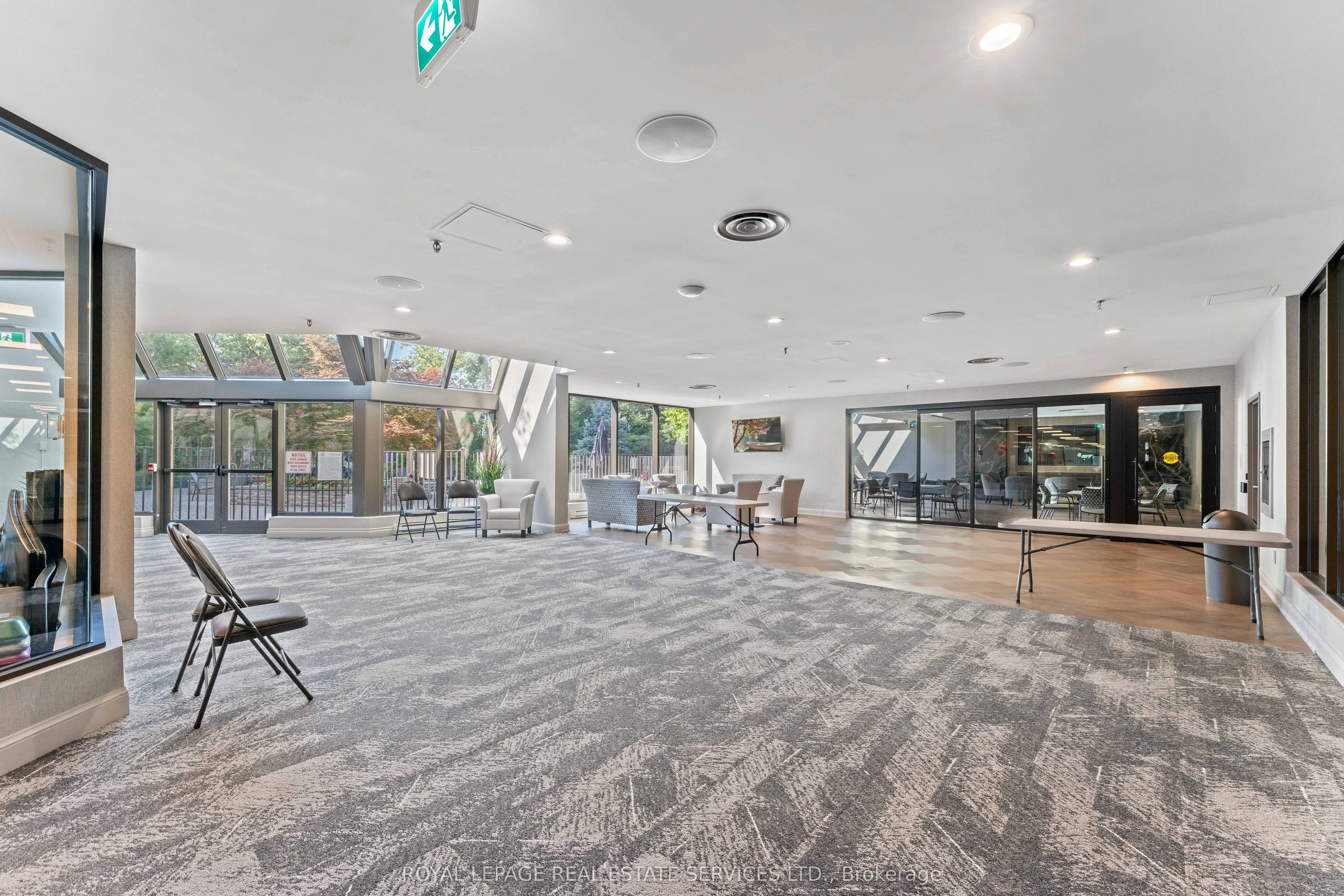 5444 Yonge Street, #1711