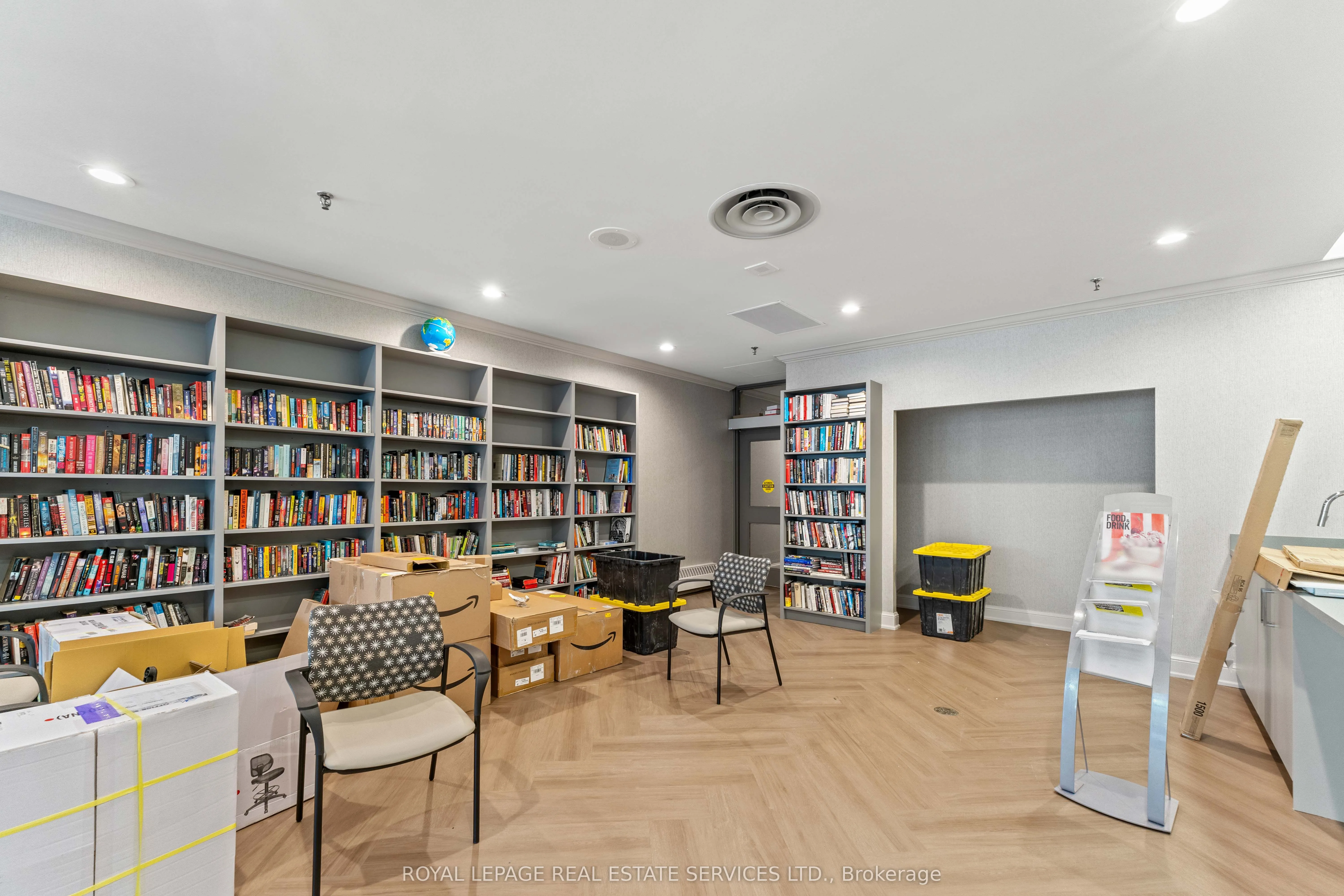 5444 Yonge Street, #1711