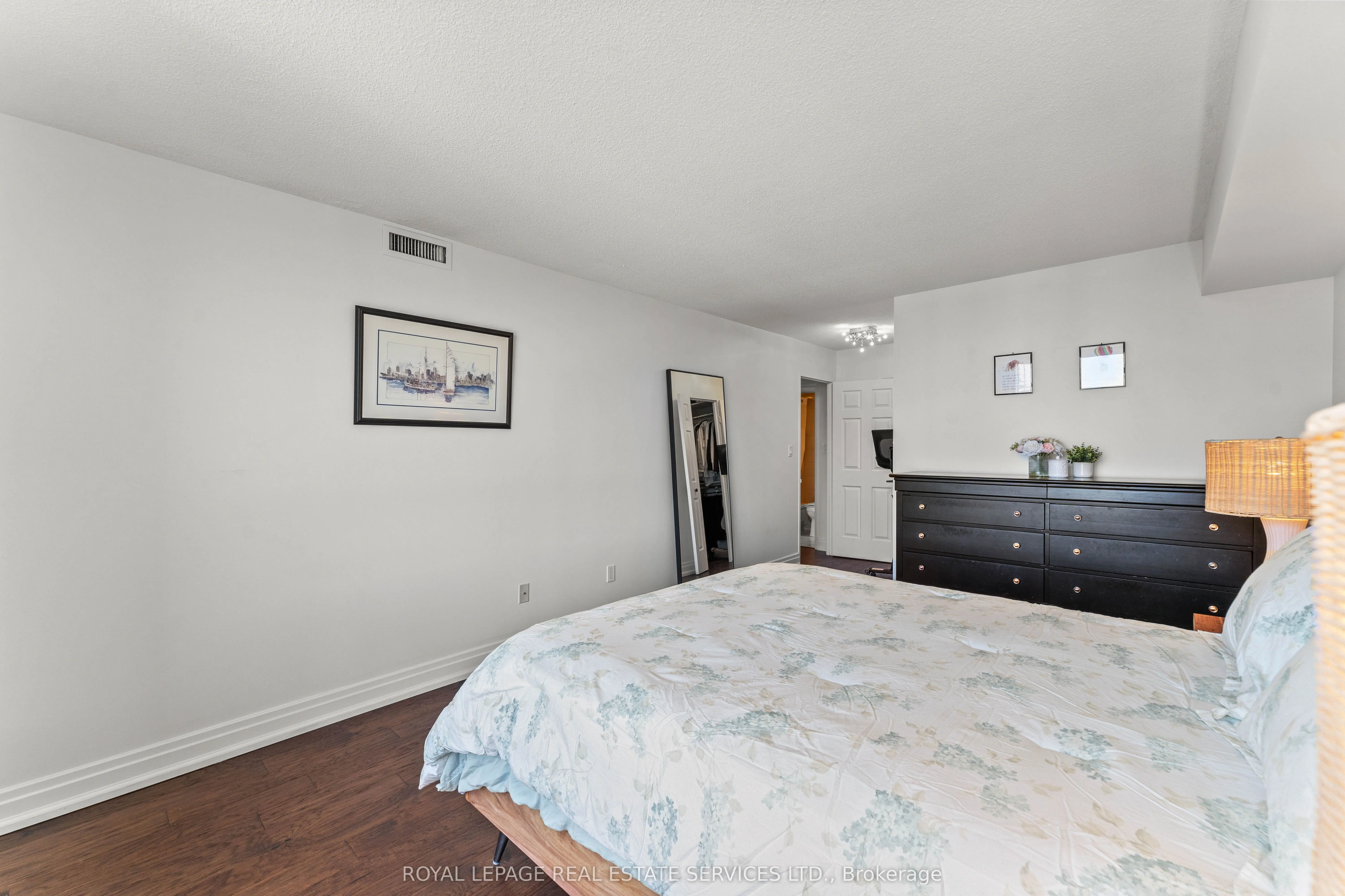 5444 Yonge Street, #1711