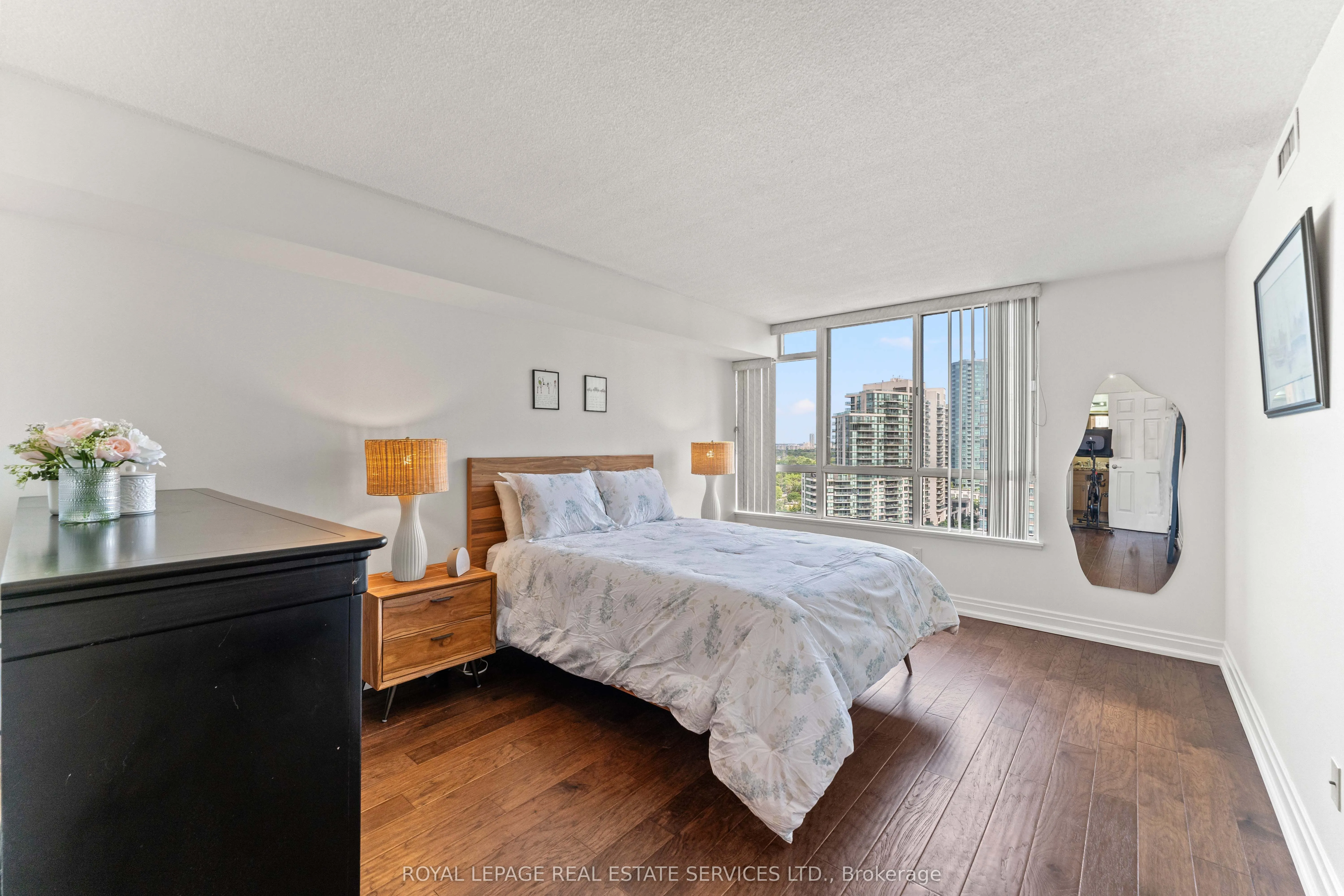 5444 Yonge Street, #1711