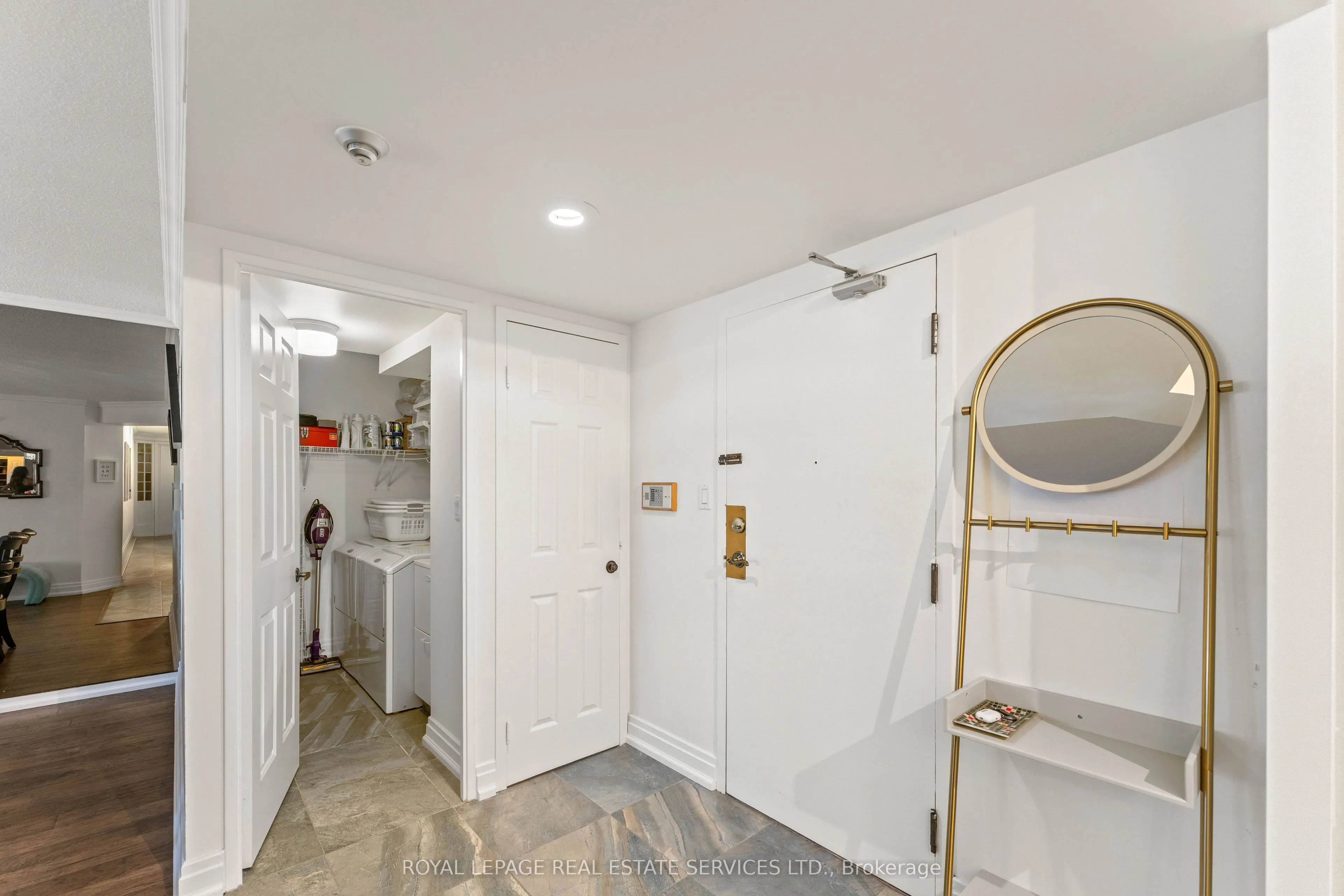 5444 Yonge Street, #1711