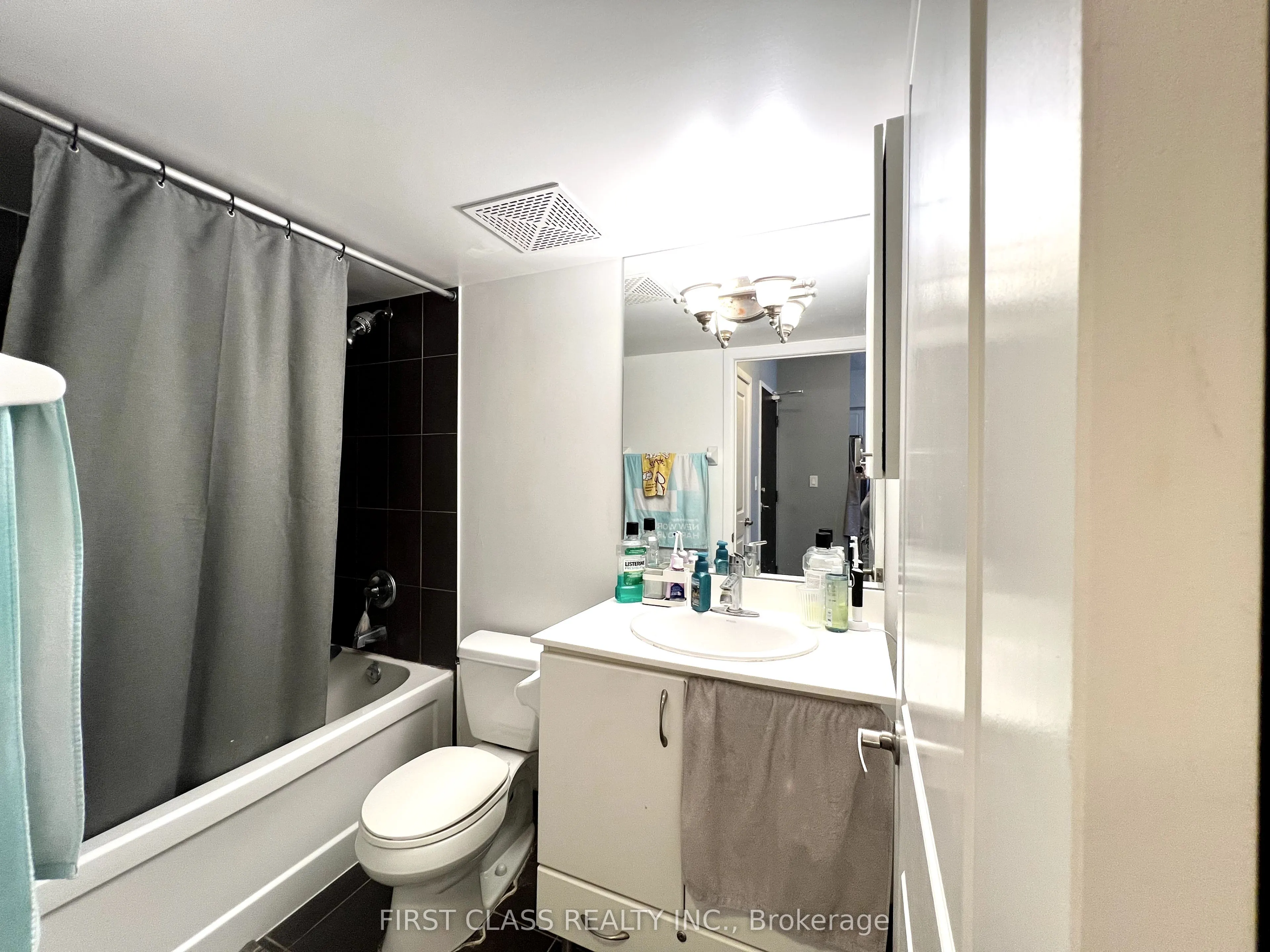 5793 Yonge Street, #301