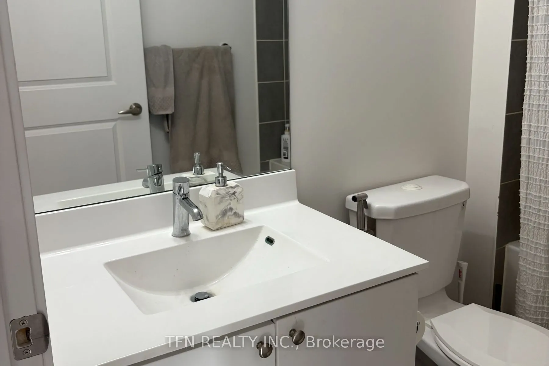 68 Merton Street, #511