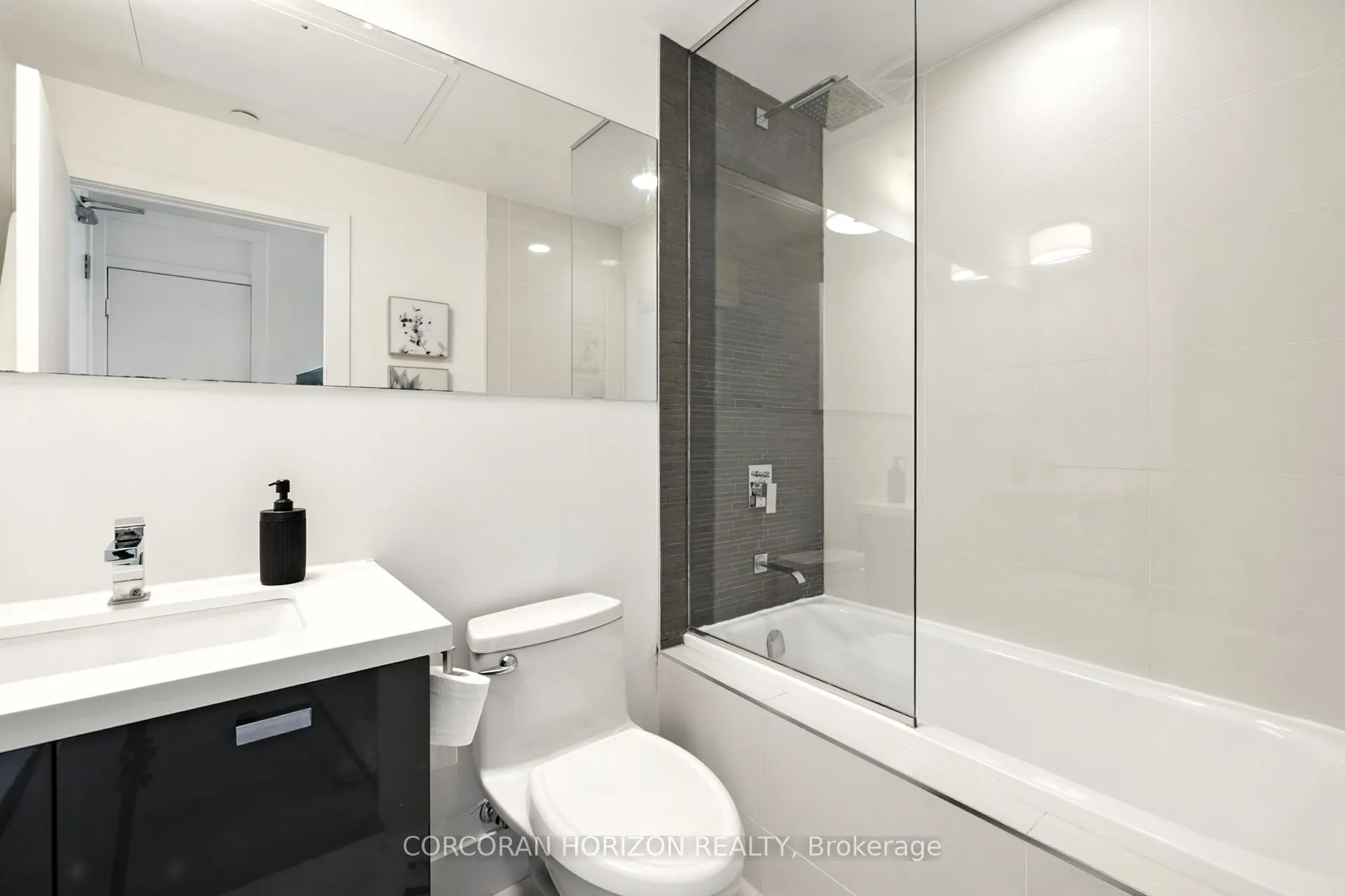 32 Davenport Road, #306