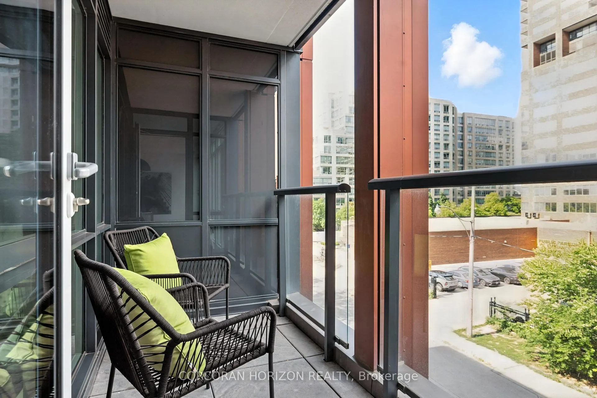 32 Davenport Road, #306