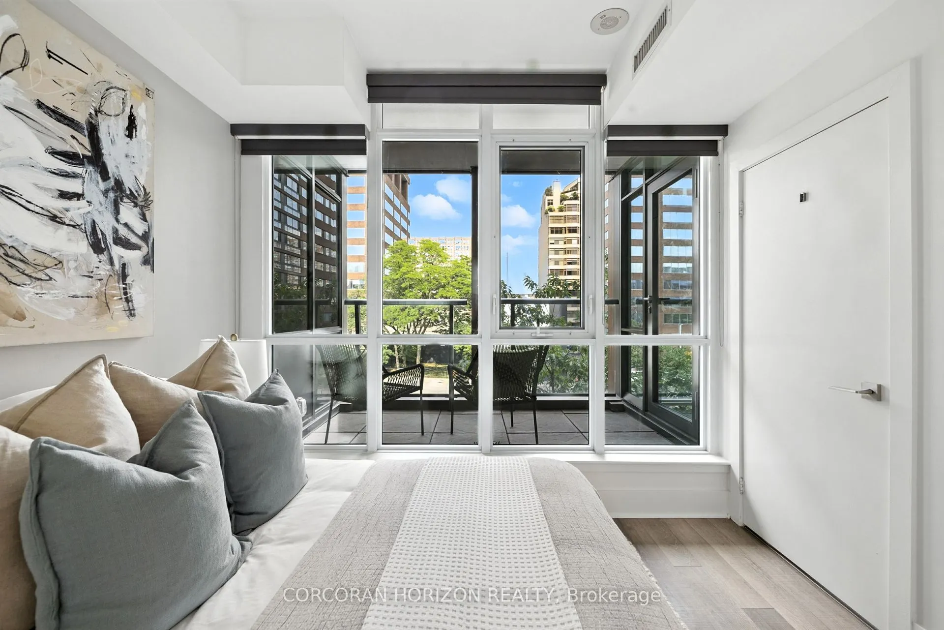 32 Davenport Road, #306
