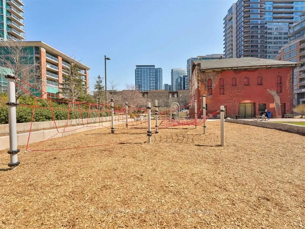 80 Western Battery Road, #201