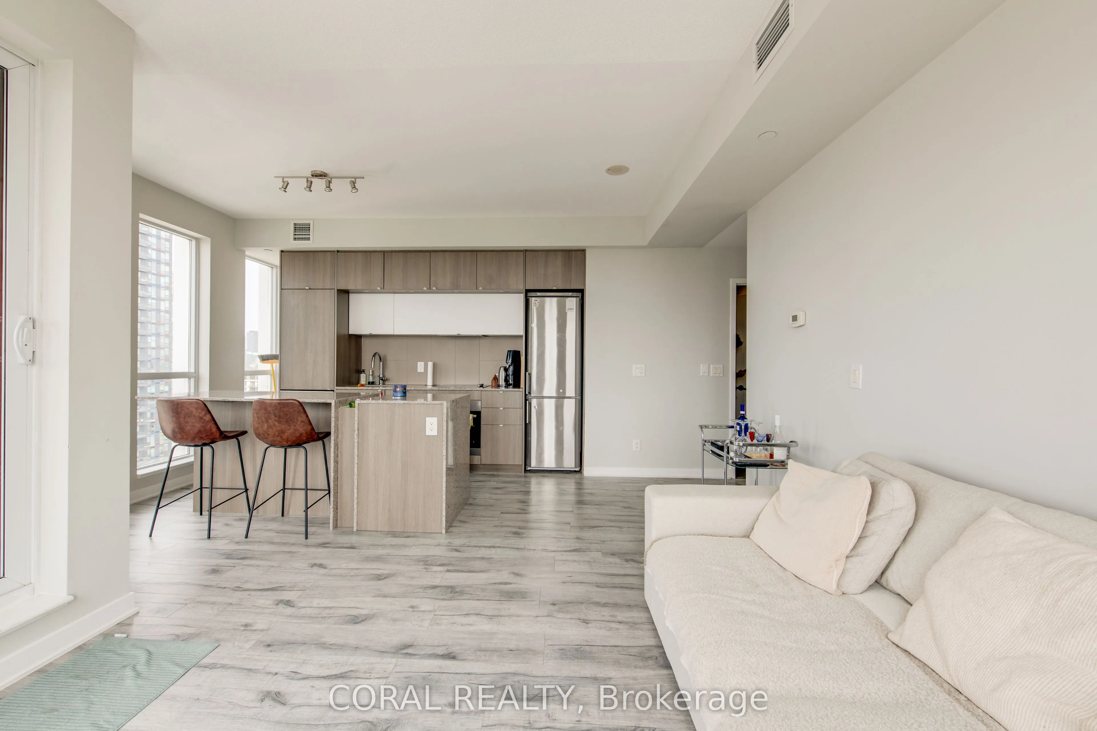 55 regent park Boulevard, #1705