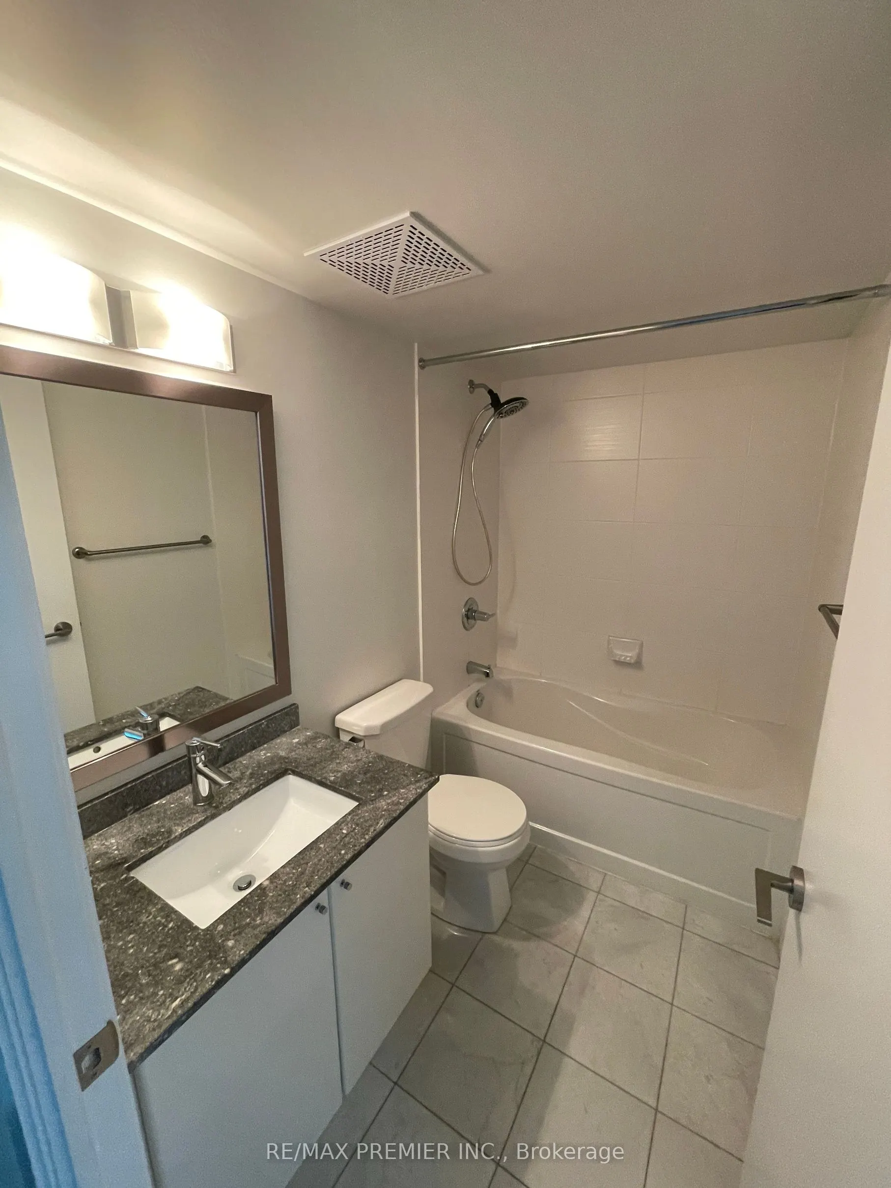 33 Bay Street, #1208