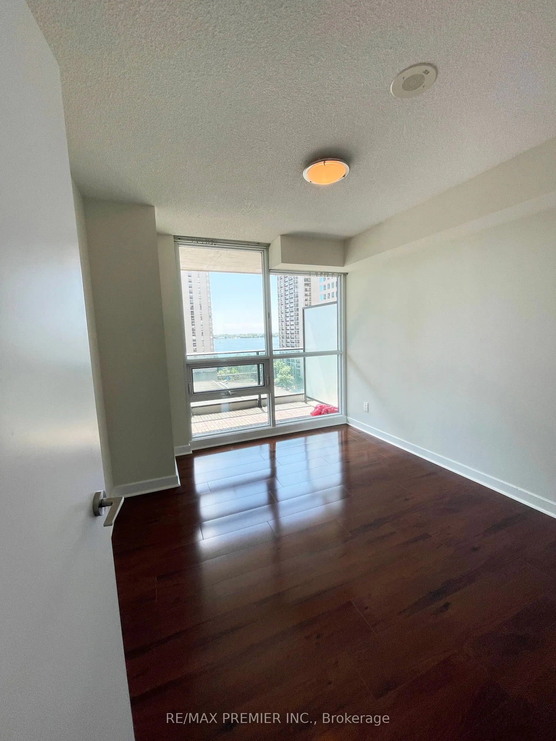 33 Bay Street, #1208