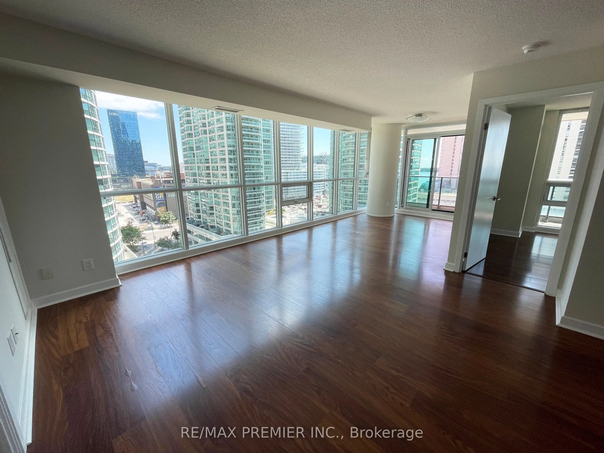 33 Bay Street, #1208