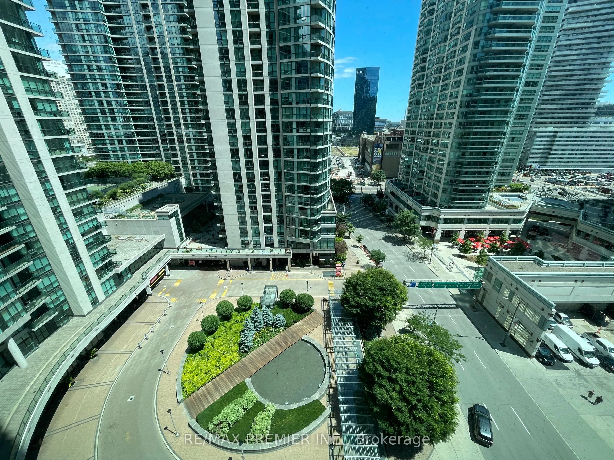 33 Bay Street, #1208