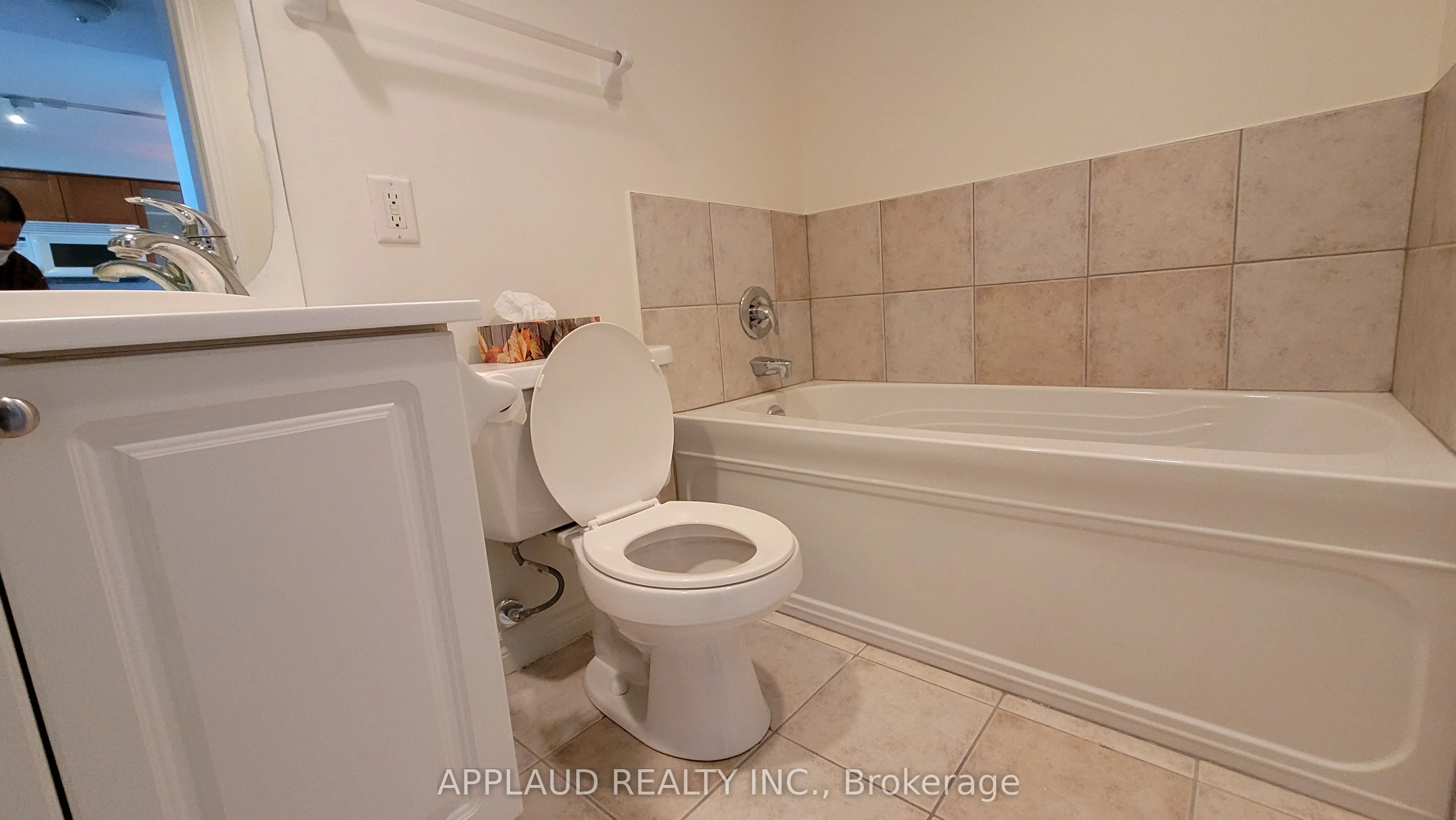 410 Queens Quay W, #1408
