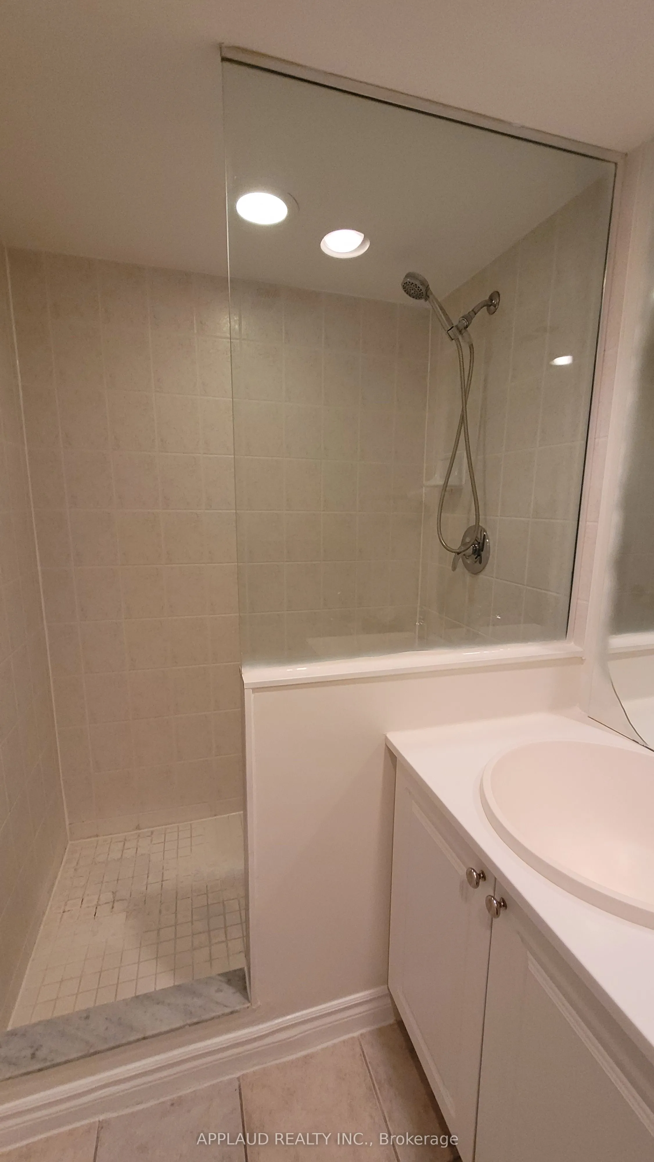 410 Queens Quay W, #1408