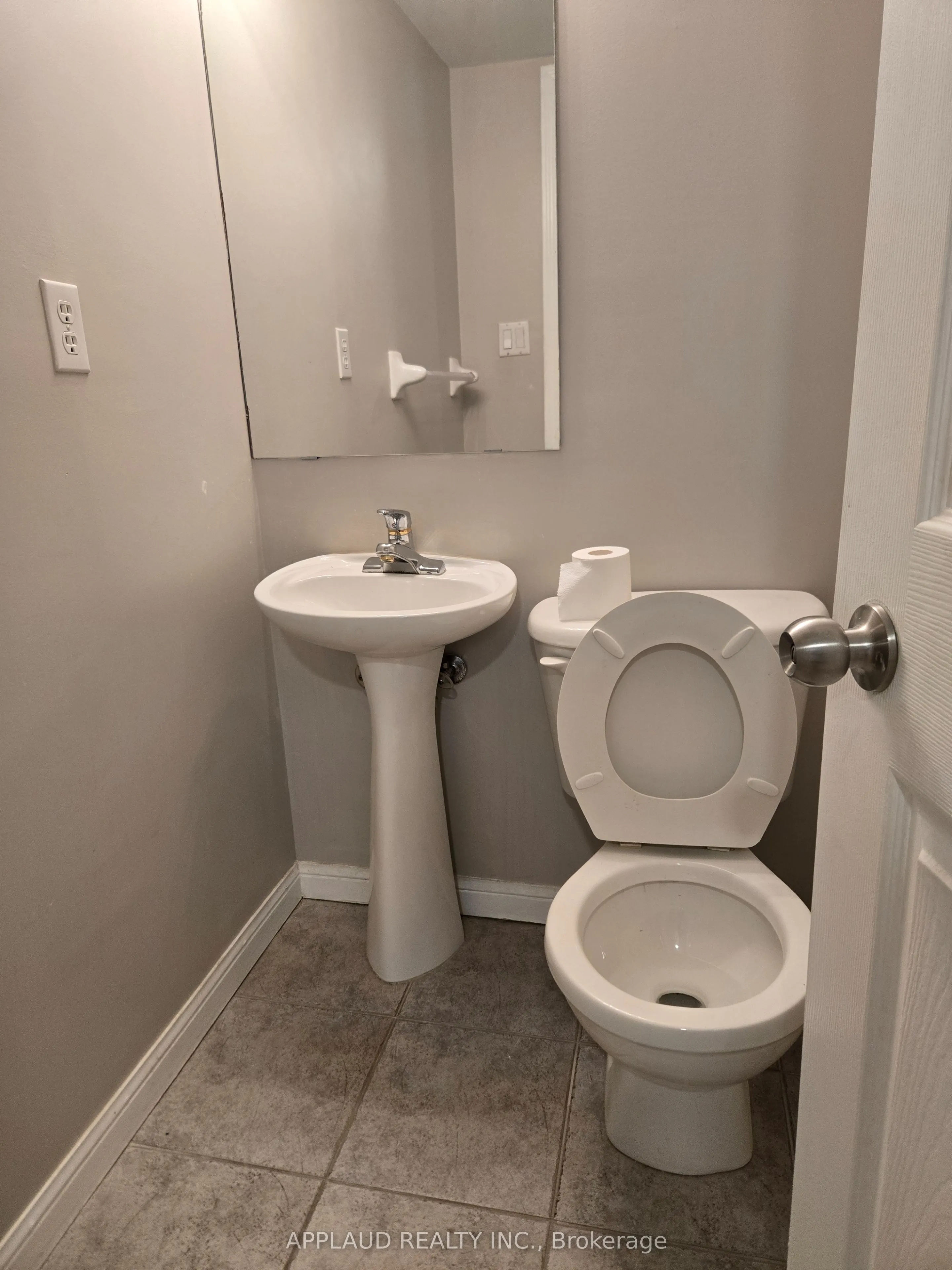 188 Redpath Avenue, #506