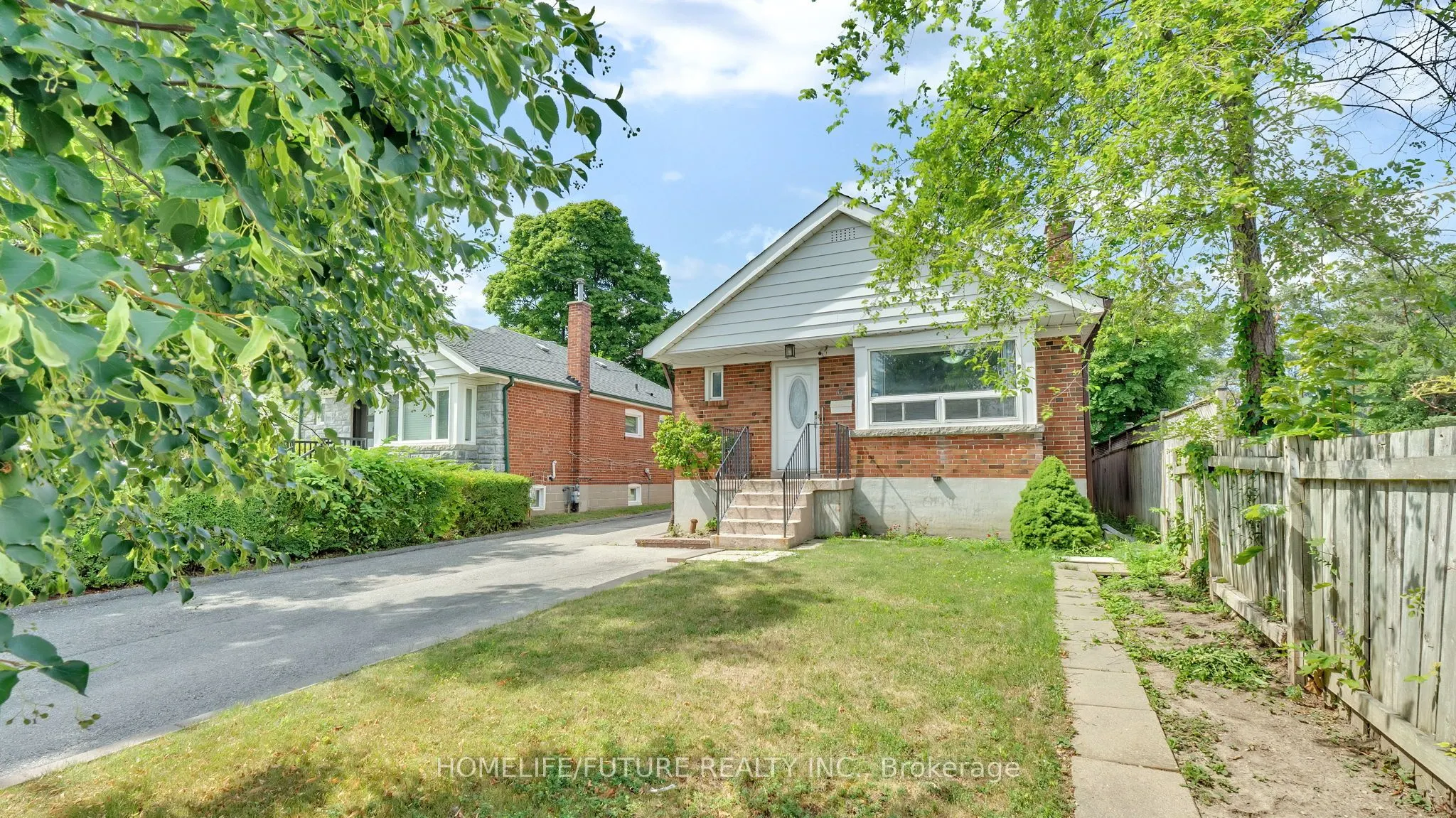 6 De Quincy Boulevard