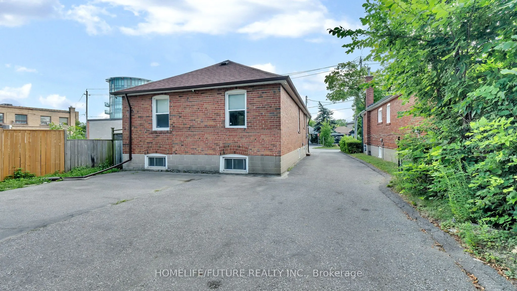 6 De Quincy Boulevard