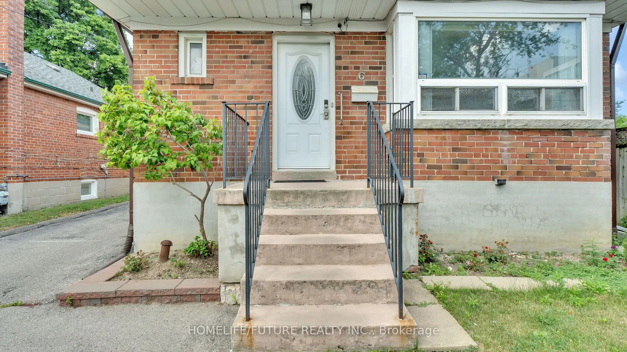 6 De Quincy Boulevard