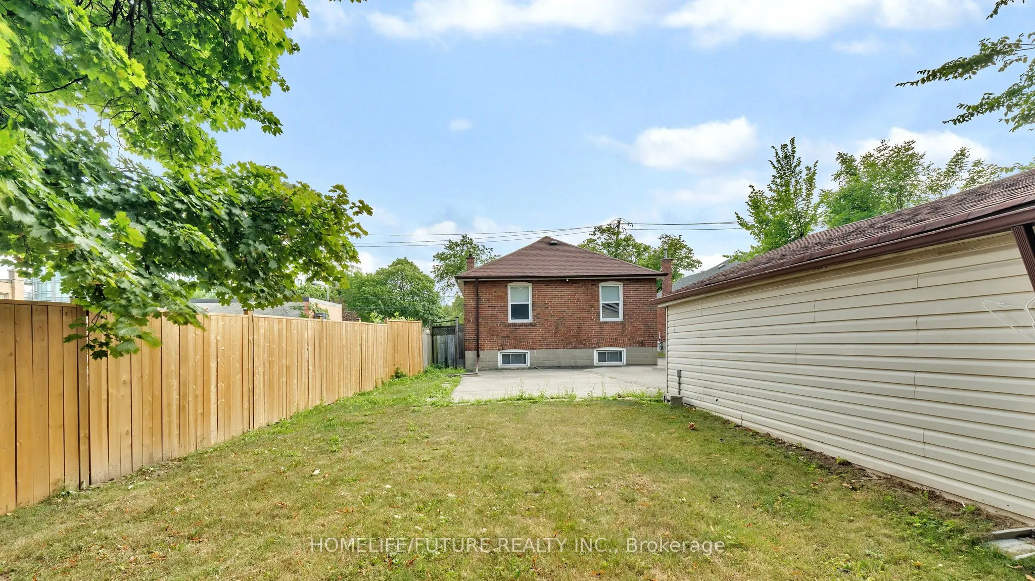 6 De Quincy Boulevard