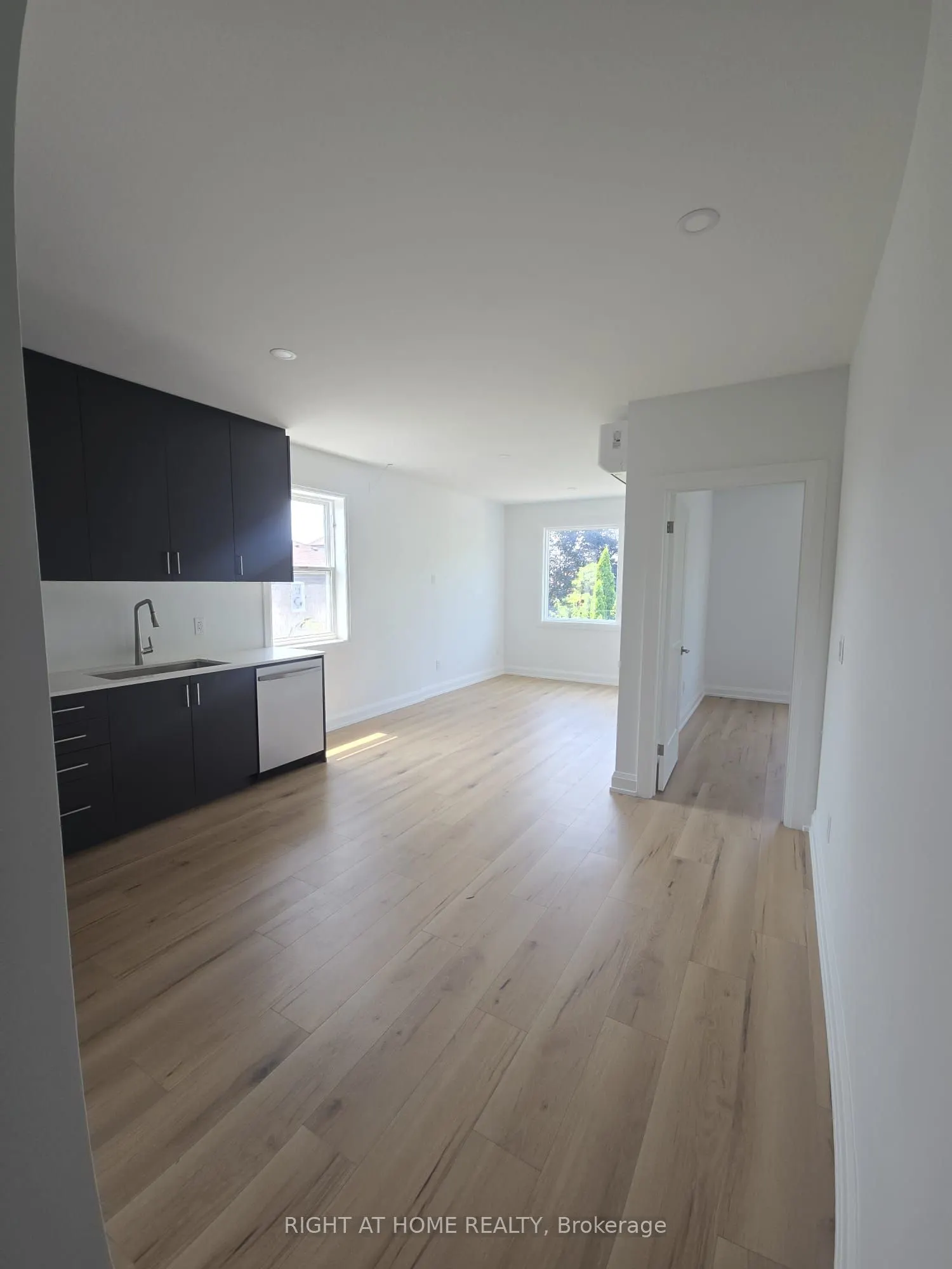 696 Winona Drive, #2R