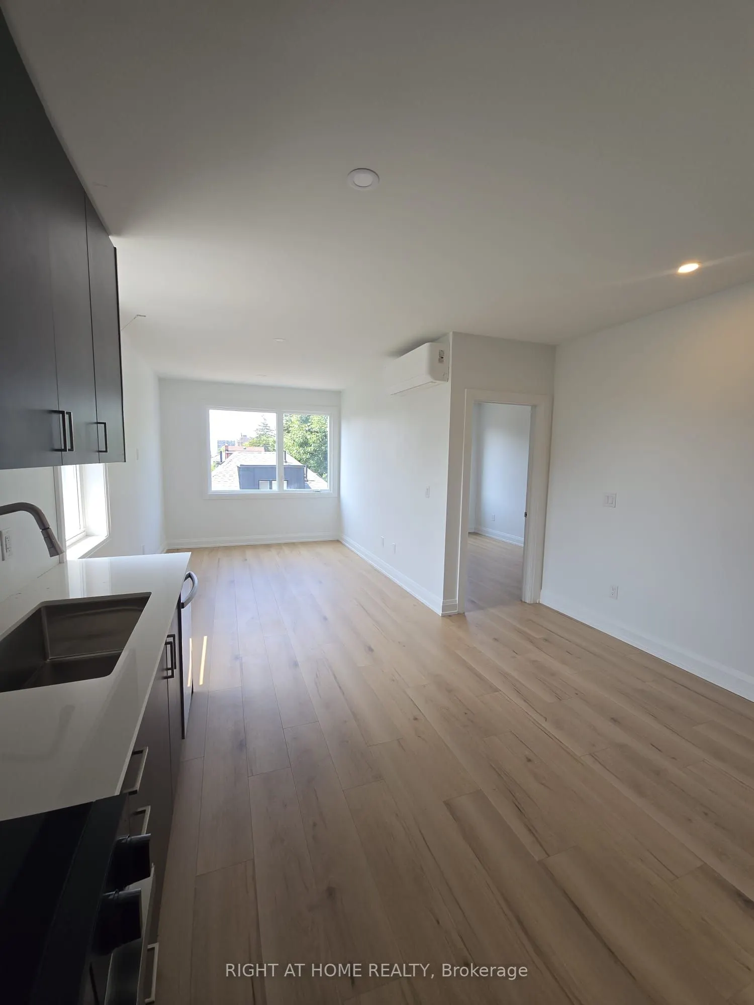 696 Winona Drive, #2R
