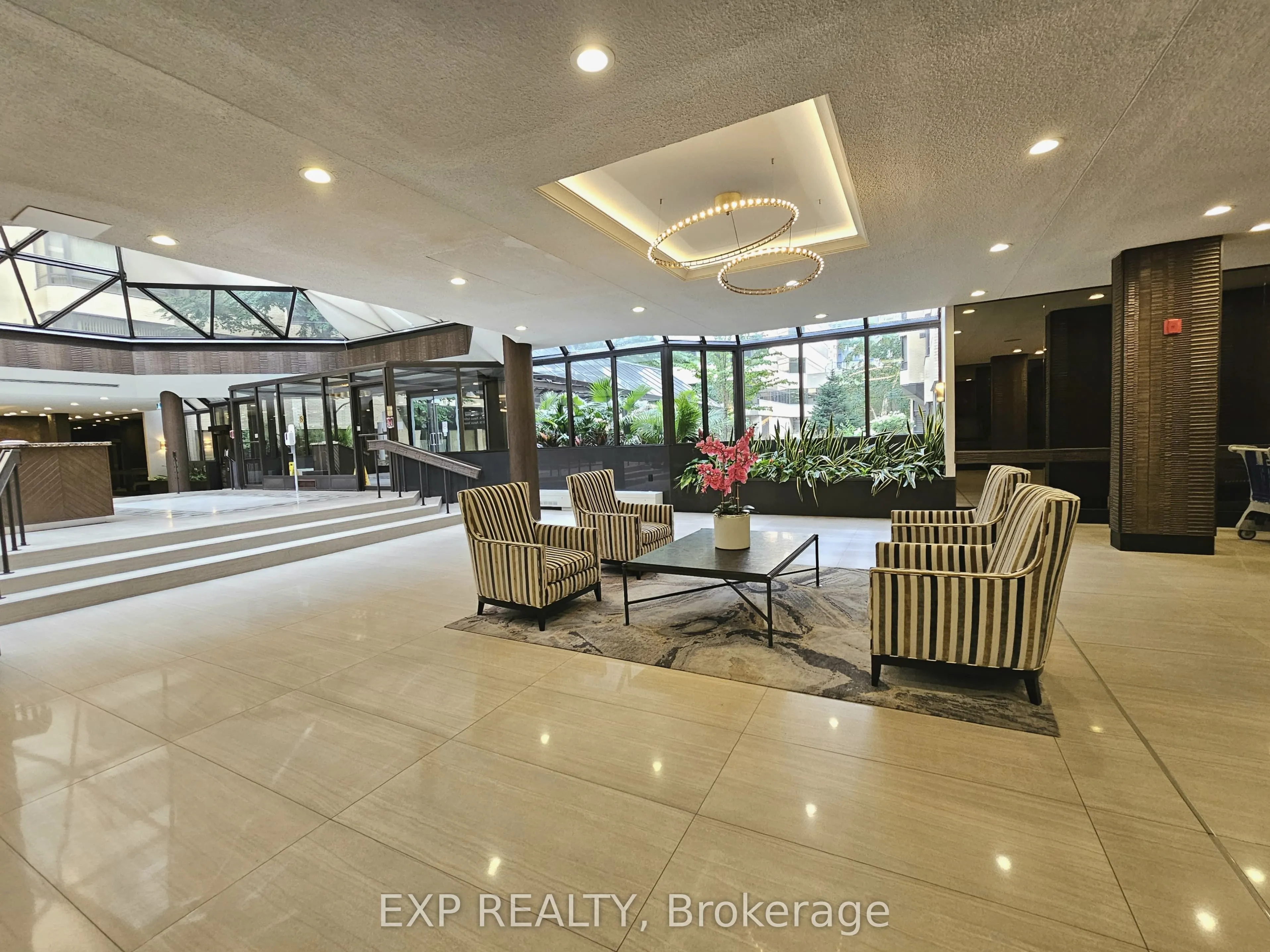 211 St Patrick Street, #806