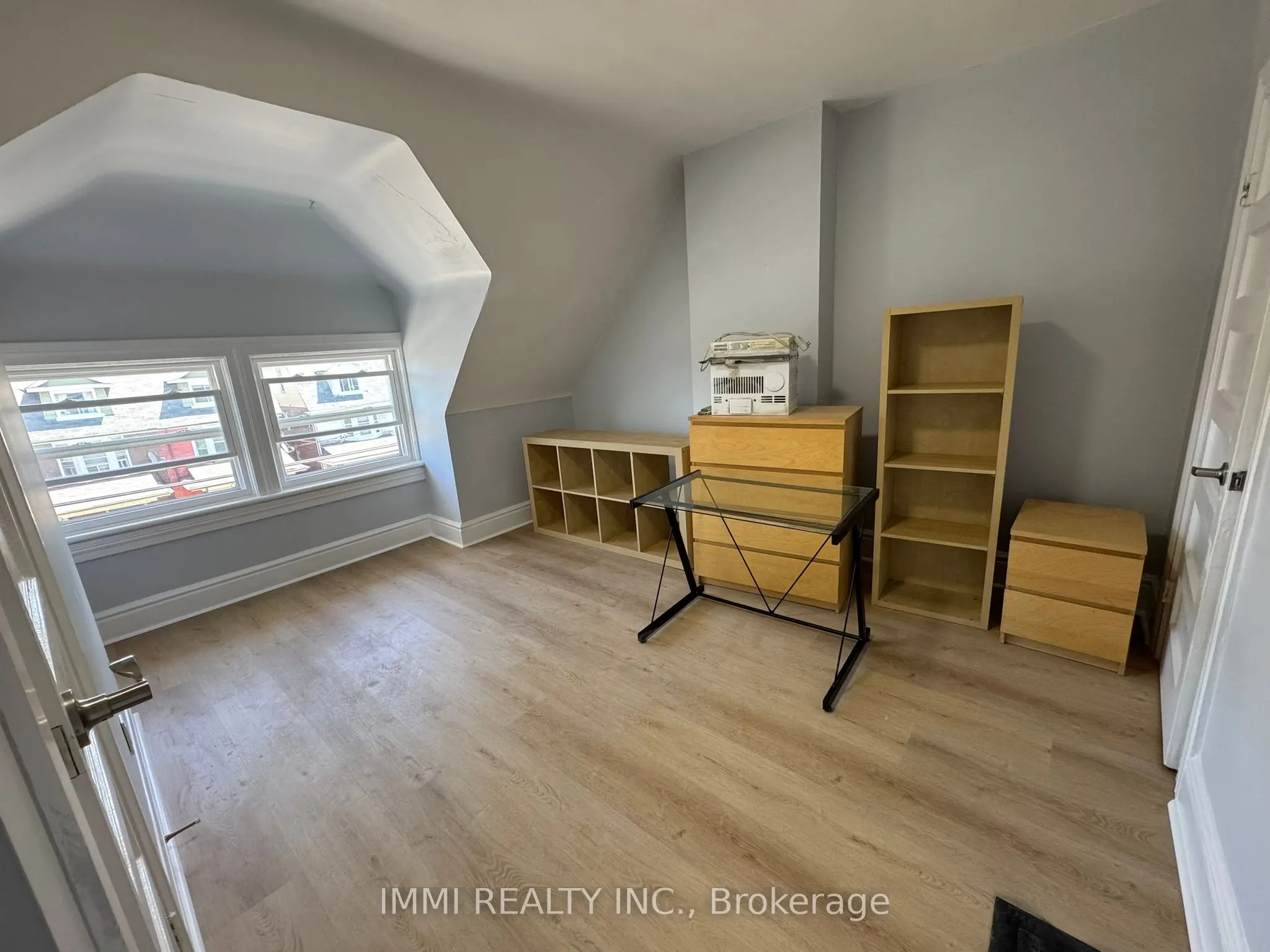 618 Bathurst Street