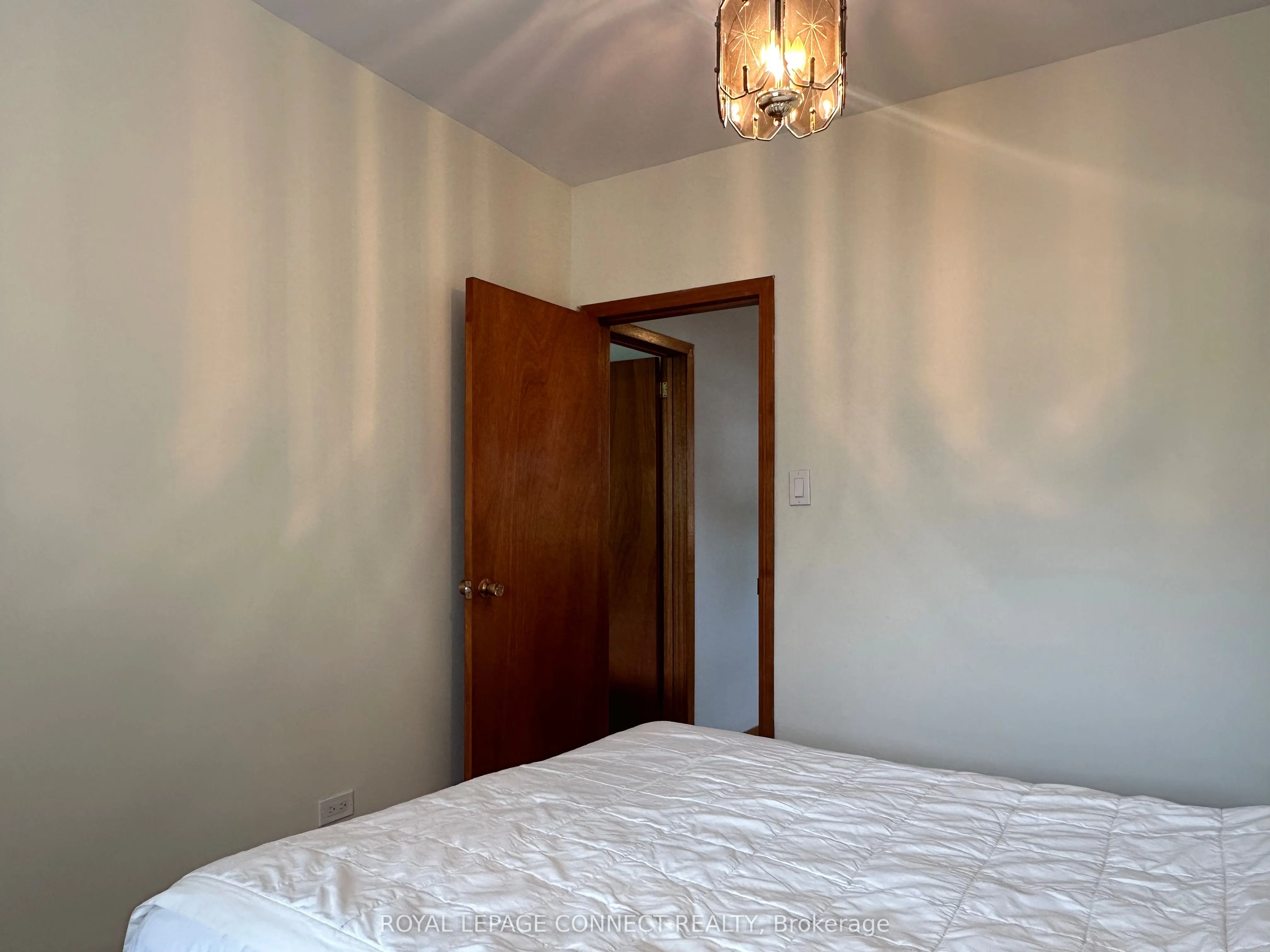 784 Adelaide Street W, #2nd