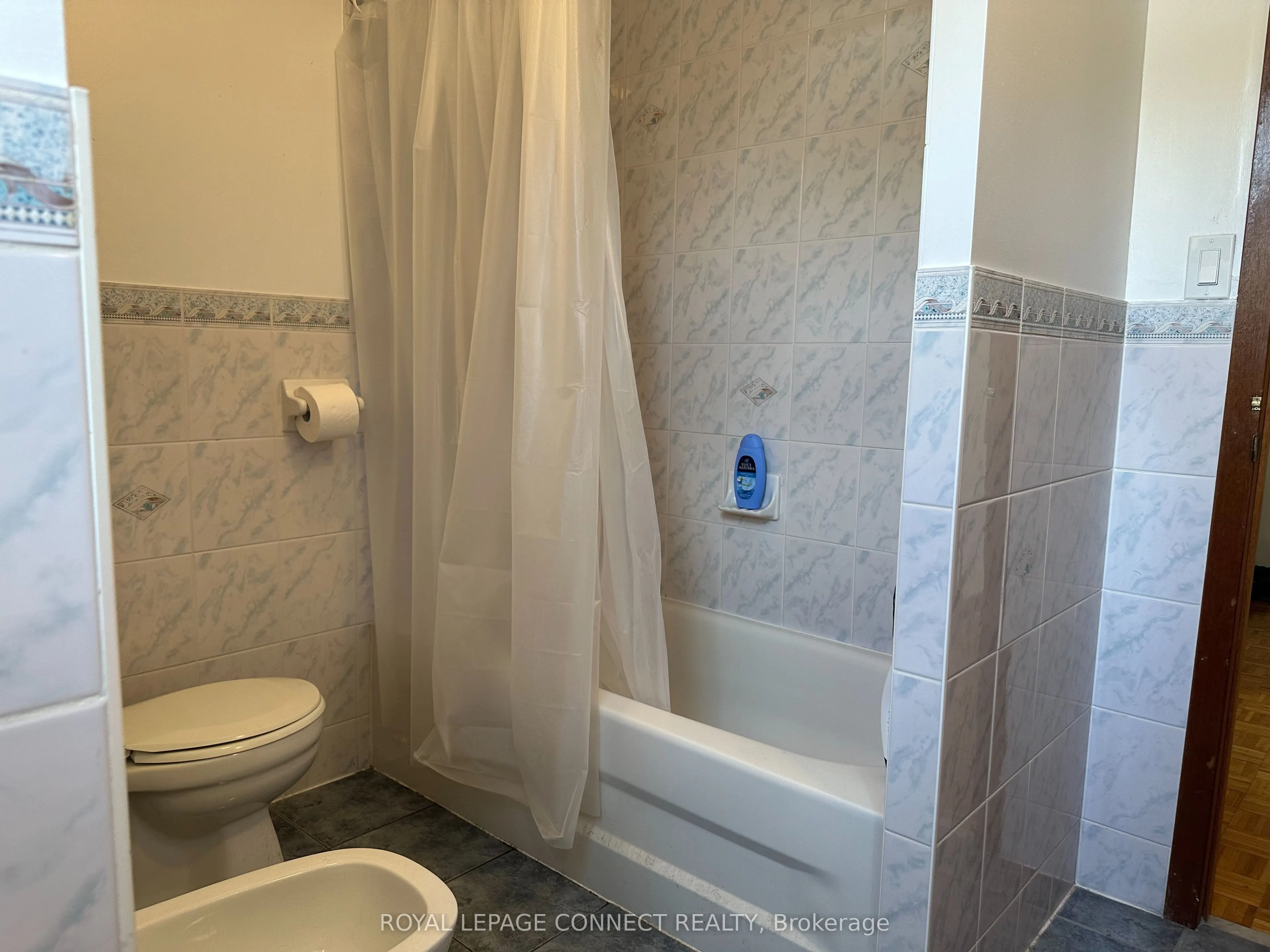 784 Adelaide Street W, #2nd