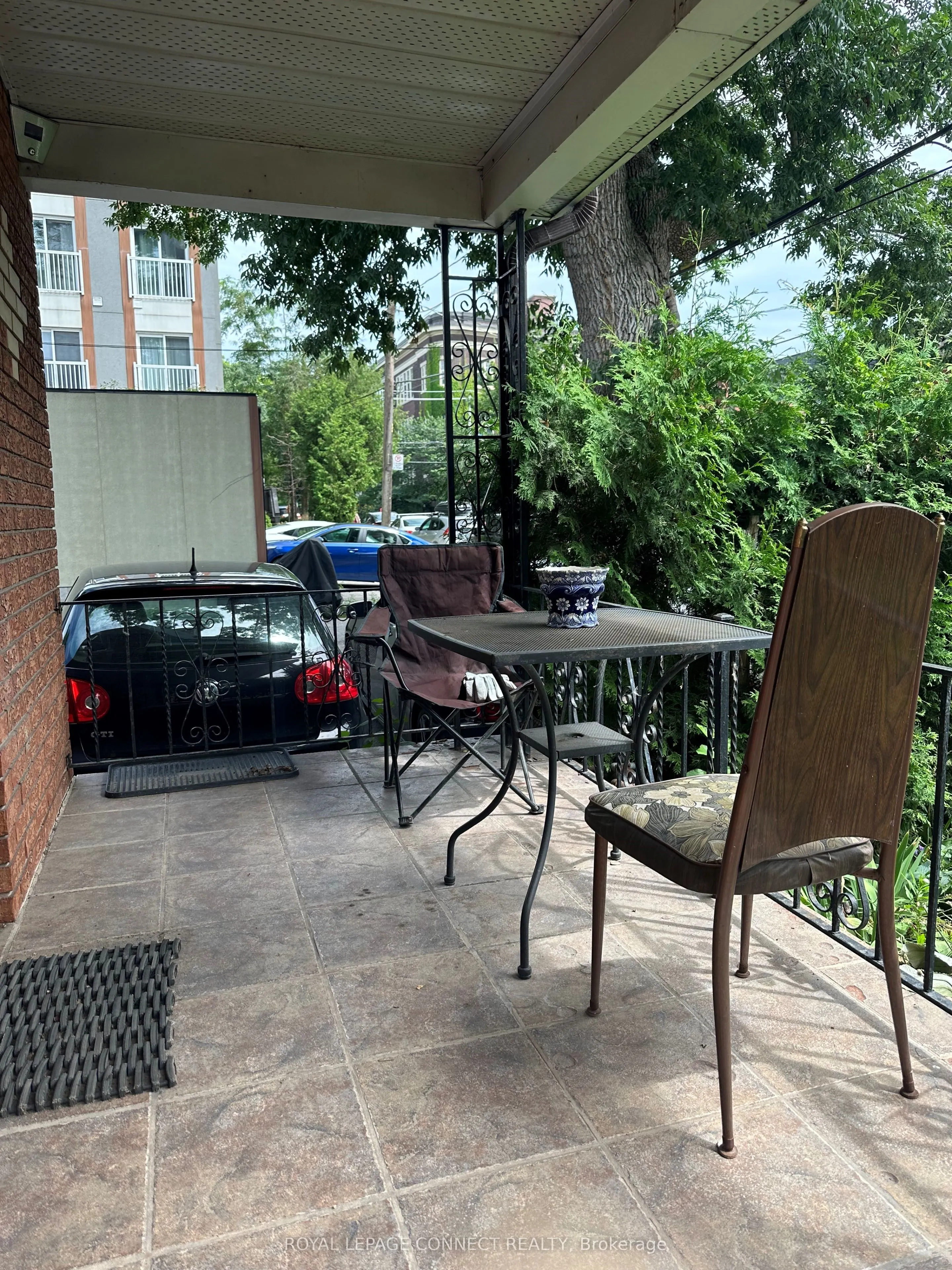 784 Adelaide Street W, #2nd