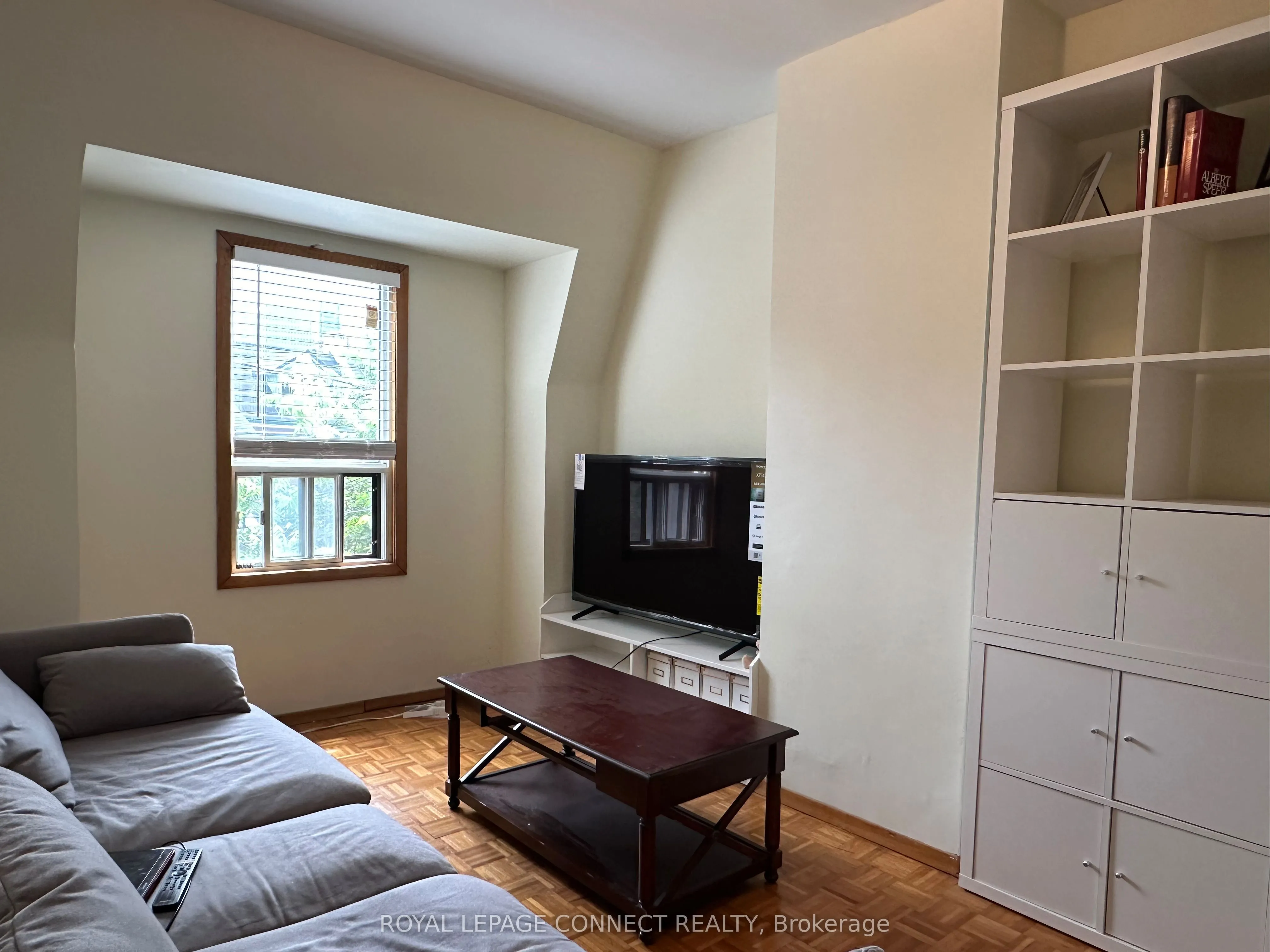 784 Adelaide Street W, #2nd