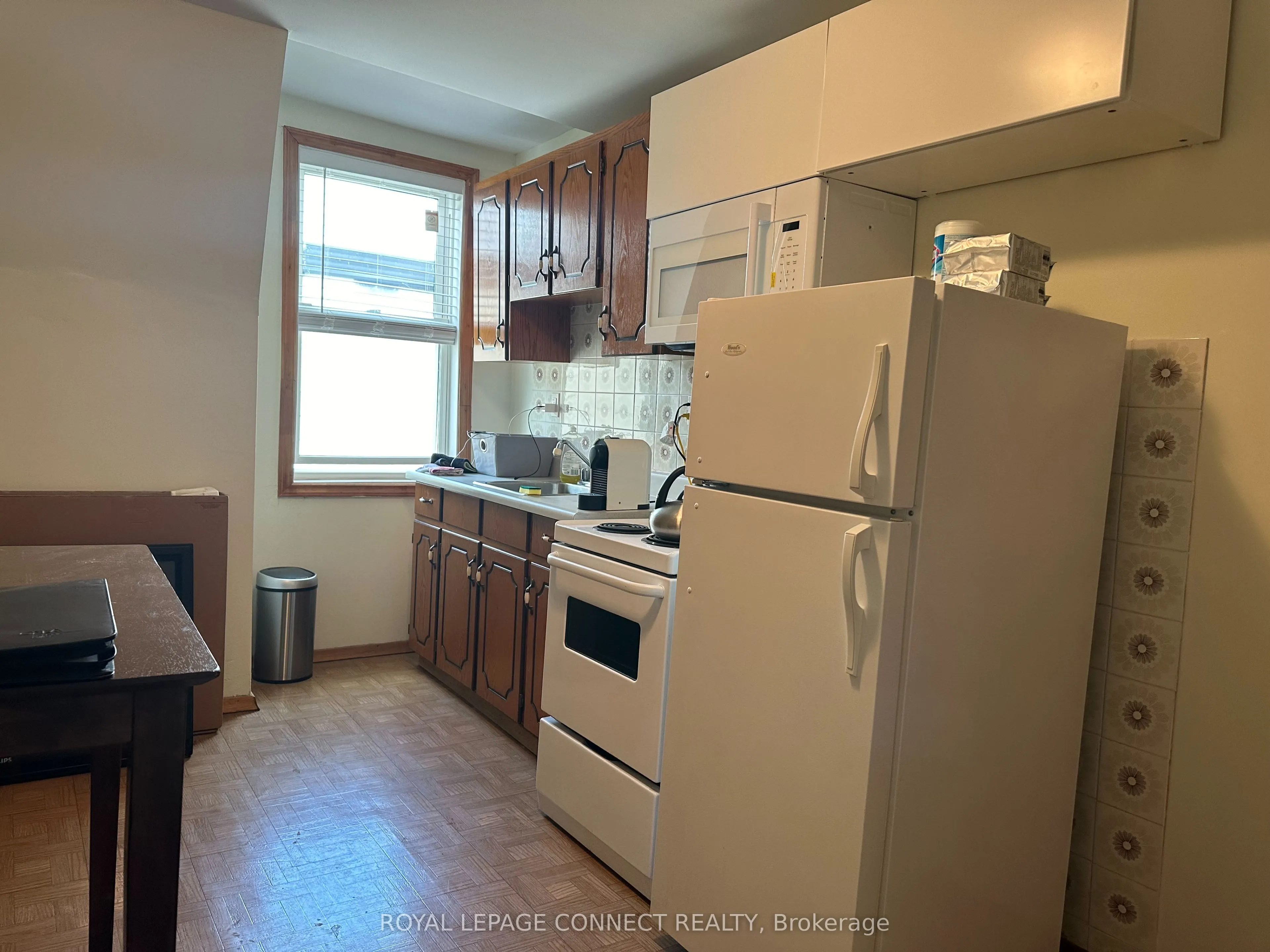 784 Adelaide Street W, #2nd