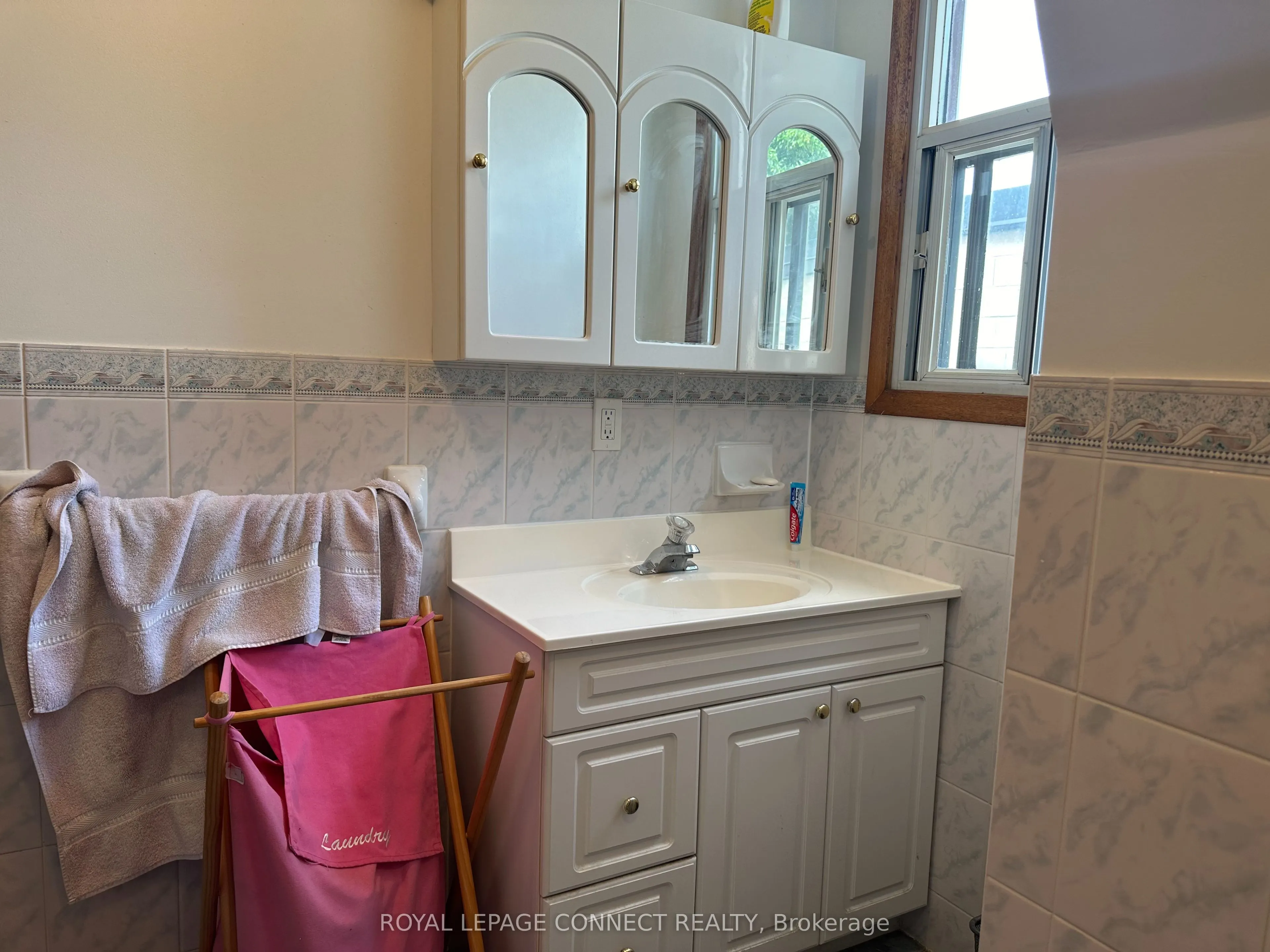 784 Adelaide Street W, #2nd