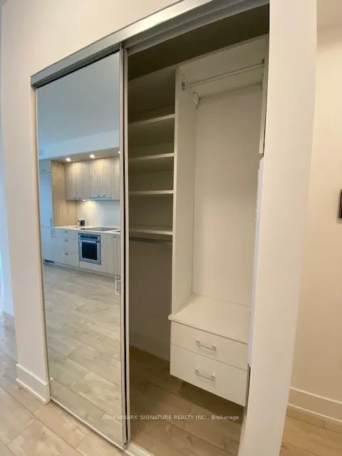 10 Inn On The Park Drive, #1806