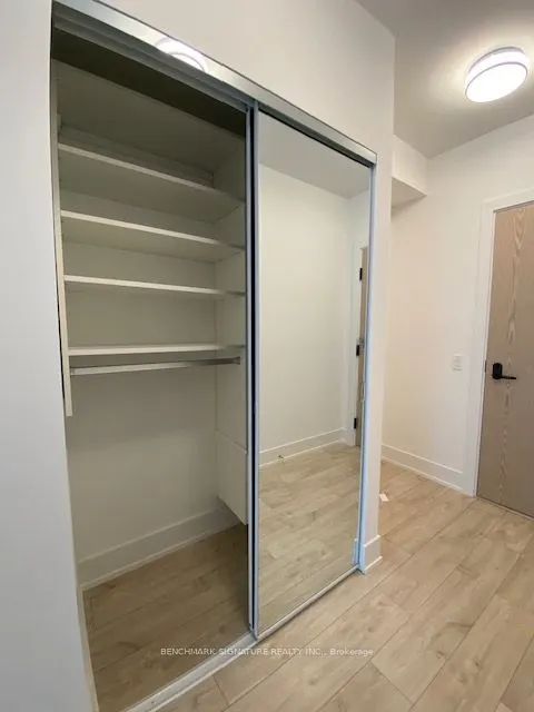 10 Inn On The Park Drive, #1806