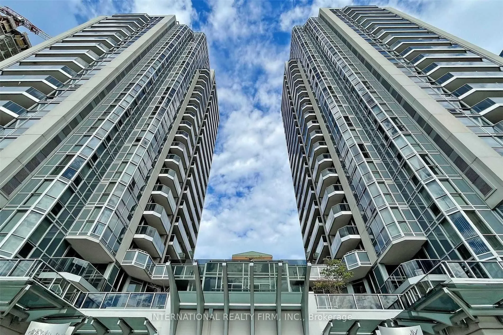 5793 Yonge Street, #209