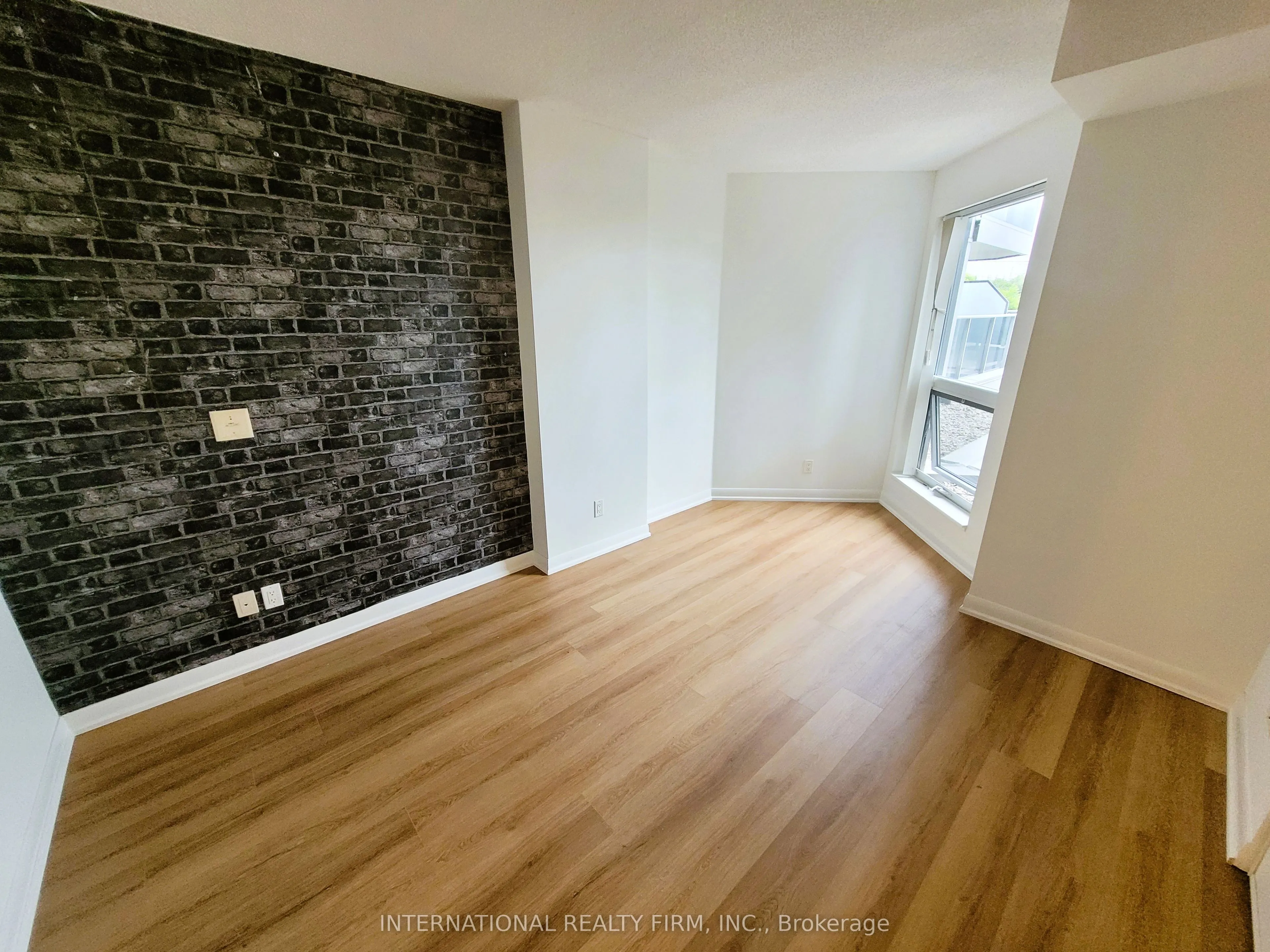 5793 Yonge Street, #209