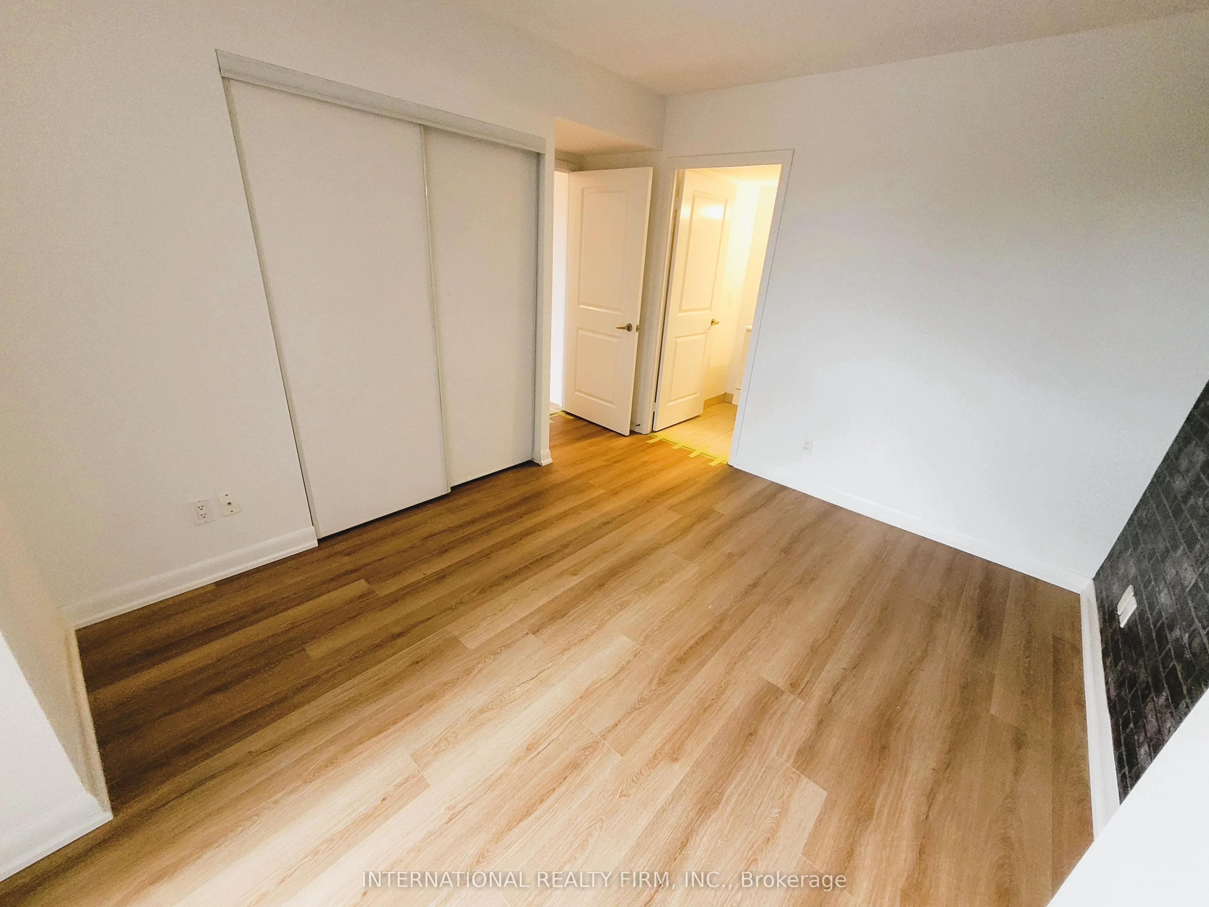 5793 Yonge Street, #209