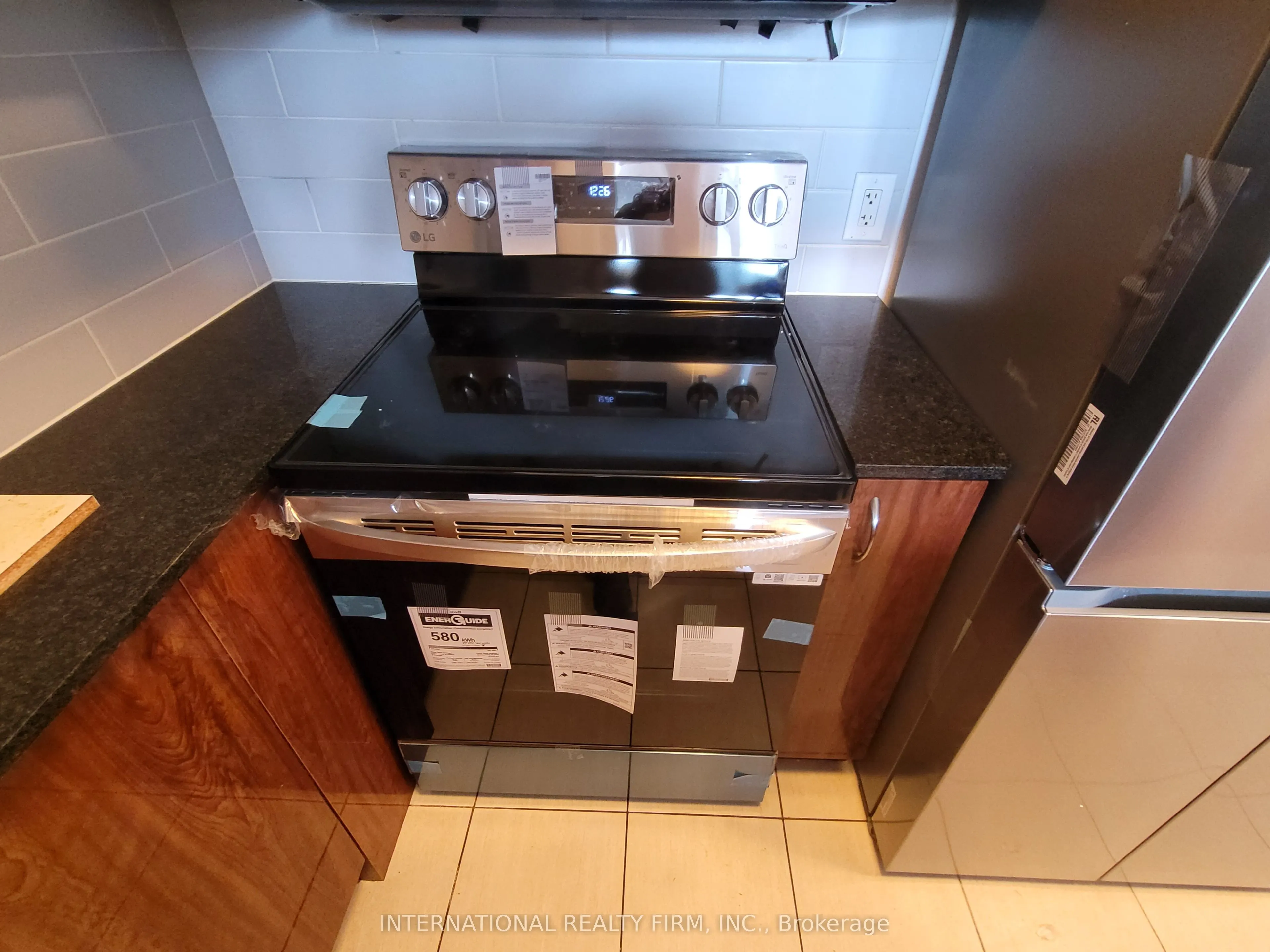 5793 Yonge Street, #209