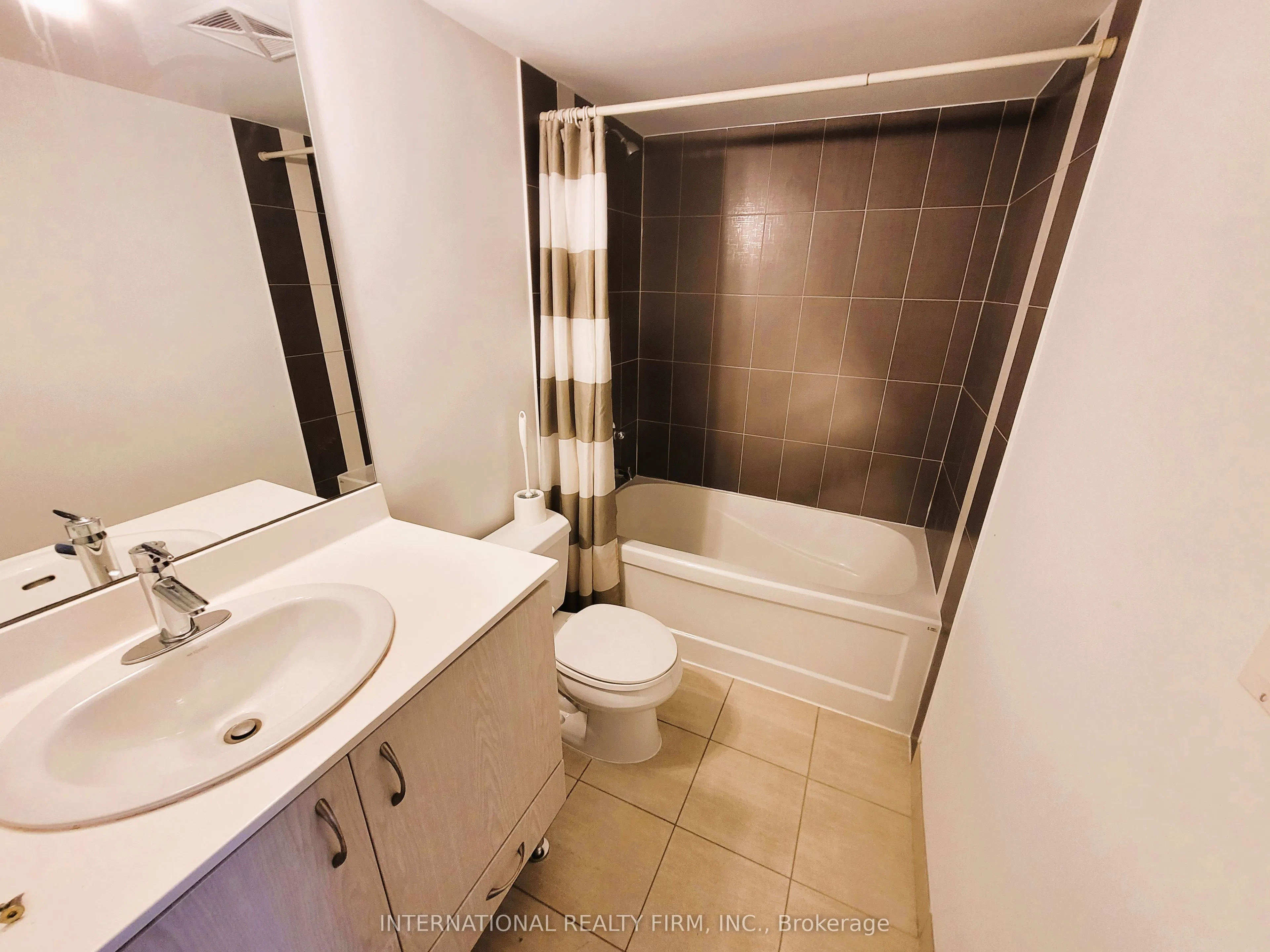 5793 Yonge Street, #209